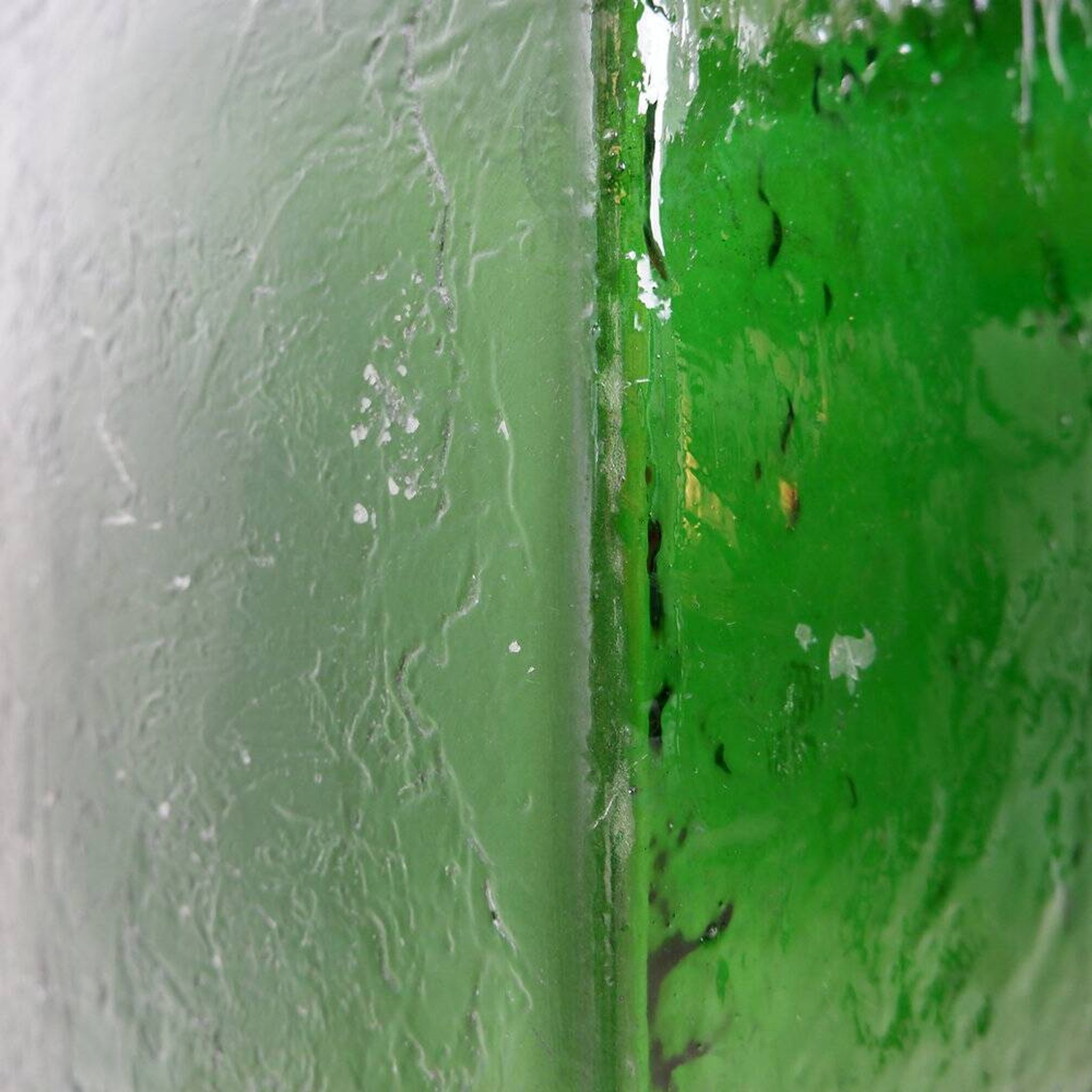 Translucent bottle green acrylic base