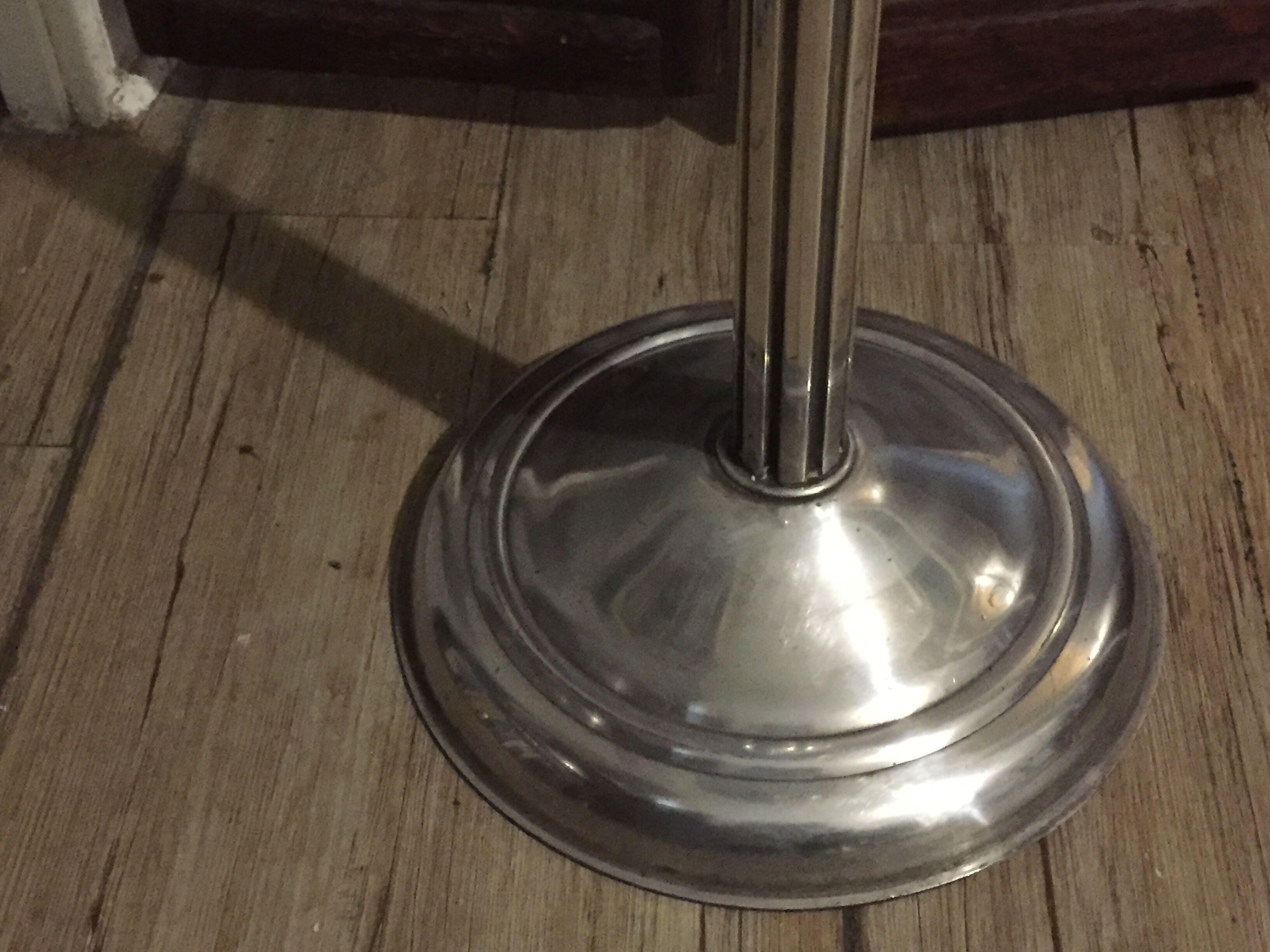 Standing champagne bucket