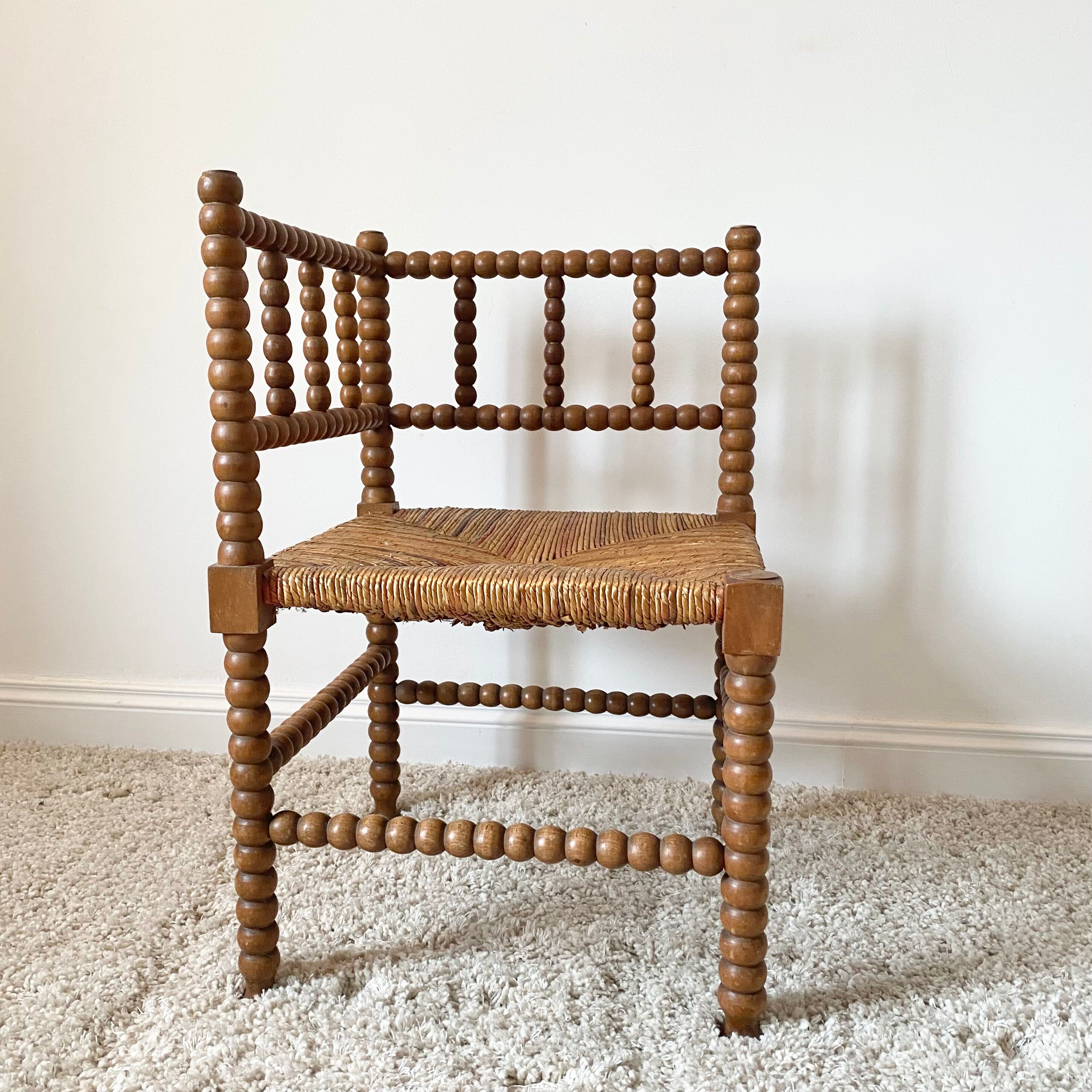 Vintage corner chair in turned oak and straw
