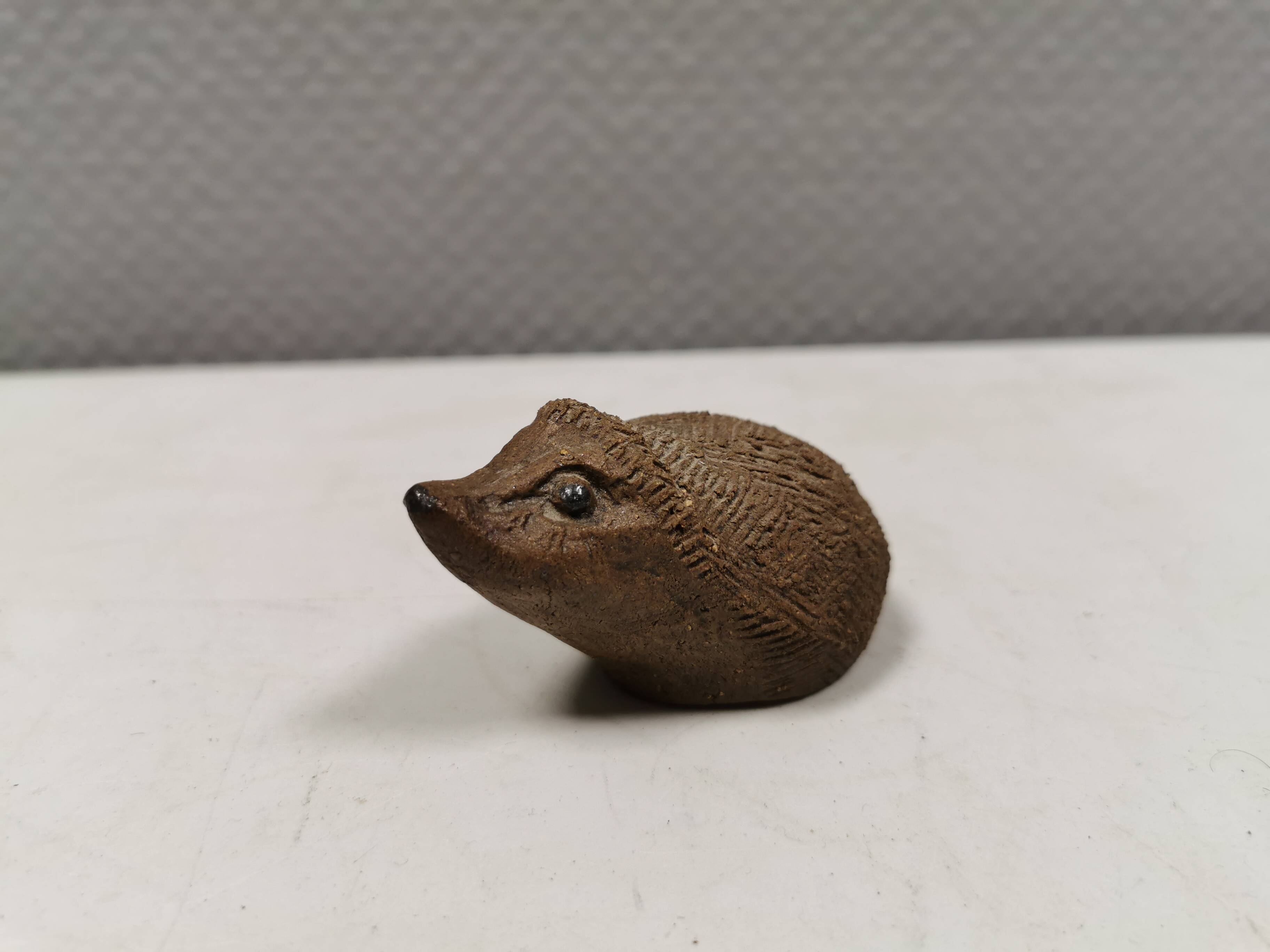 Small ceramic hedgehog by Poul Mathiesen (PM) 1970s Denmark.