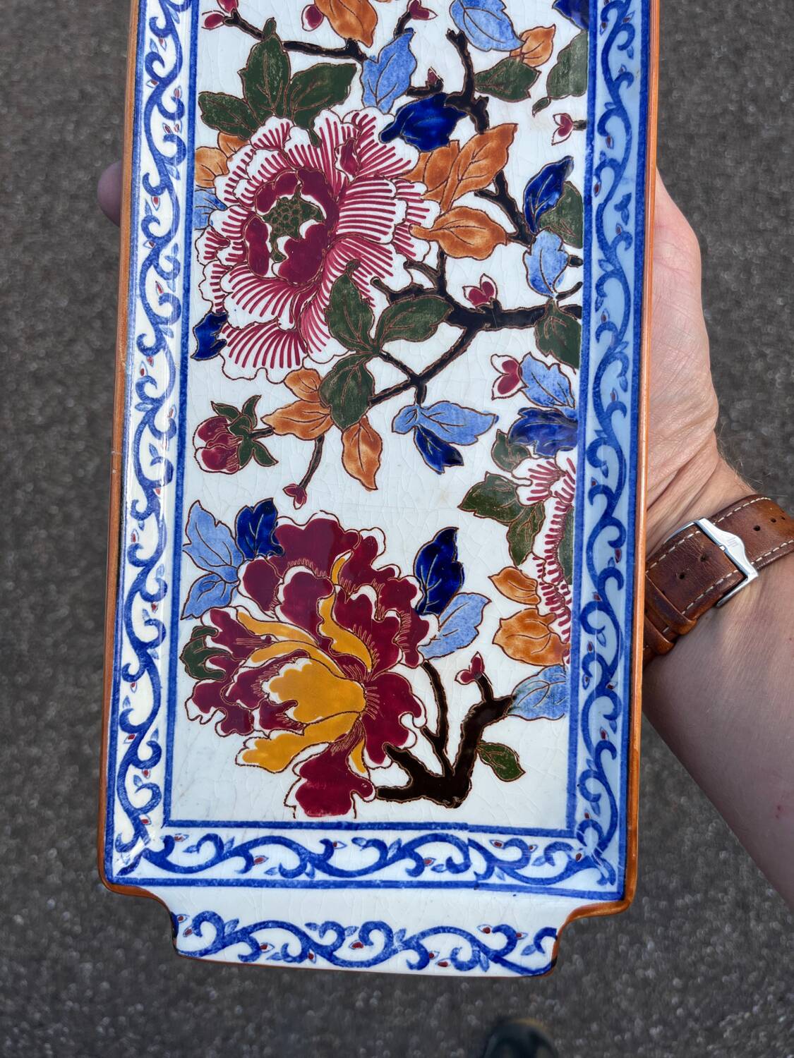 Gien earthenware cake dish with antique peony decoration