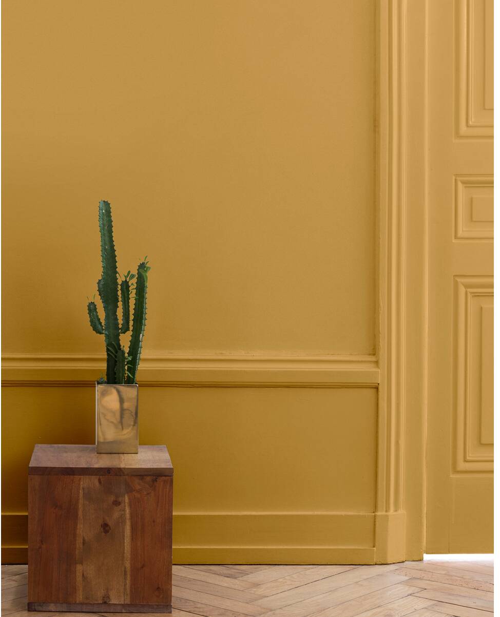 Pair of vintage Louis XV style bedside tables