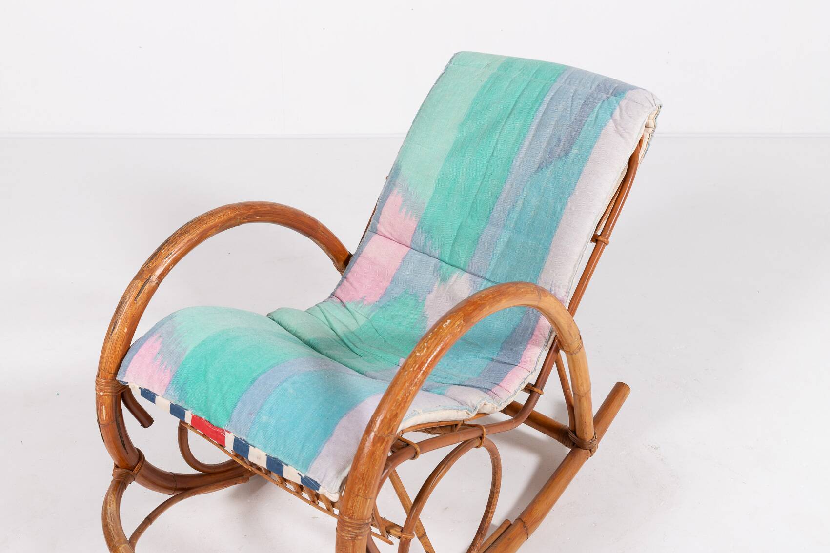 Fauteuil à bascule italien en rotin, 1960