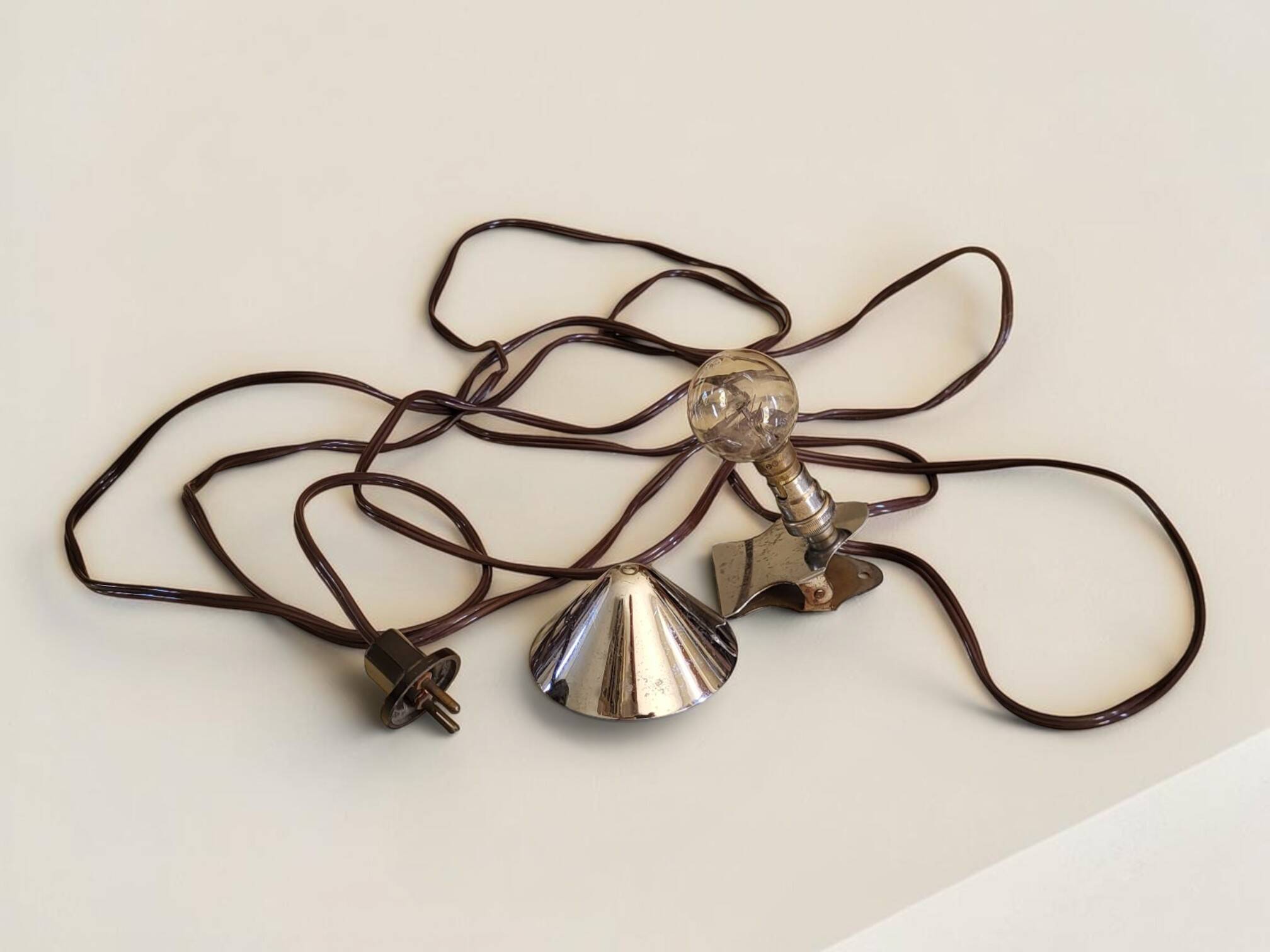70s mushroom clip lamp