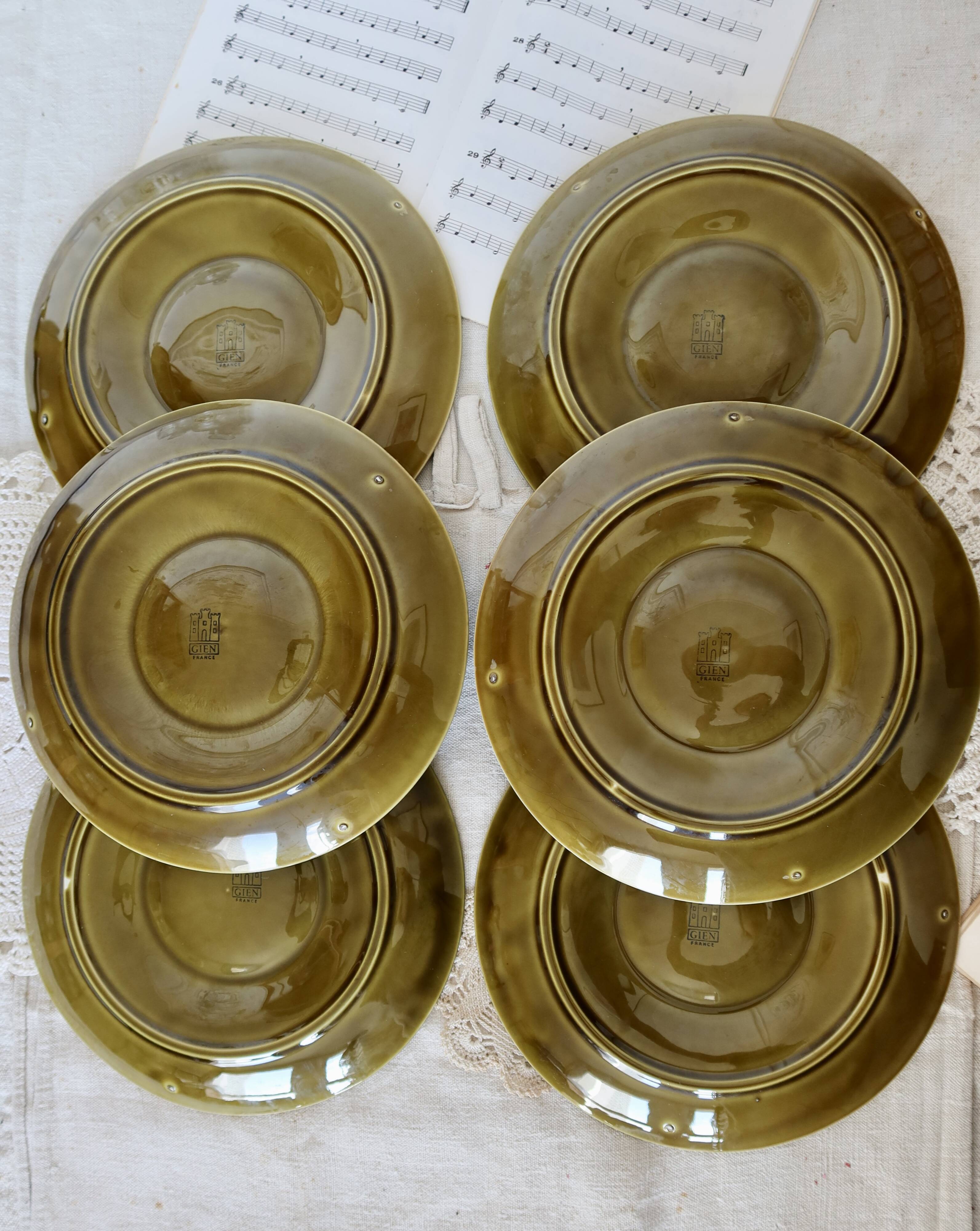 Gien 1960s 7-piece barbotine artichoke tableware set