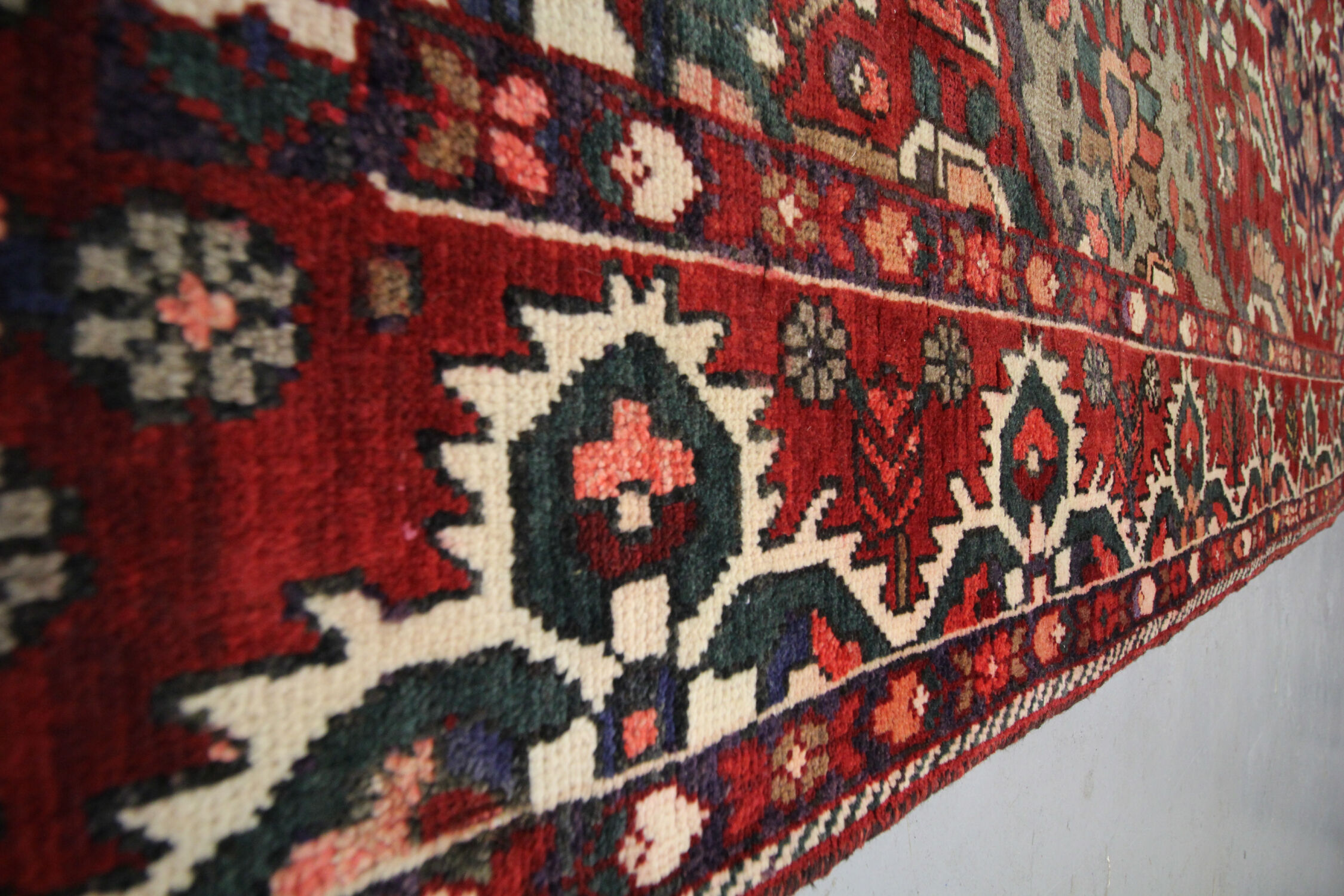 Tapis persan vintage en laine rouge tissée à la main - 211x306cm