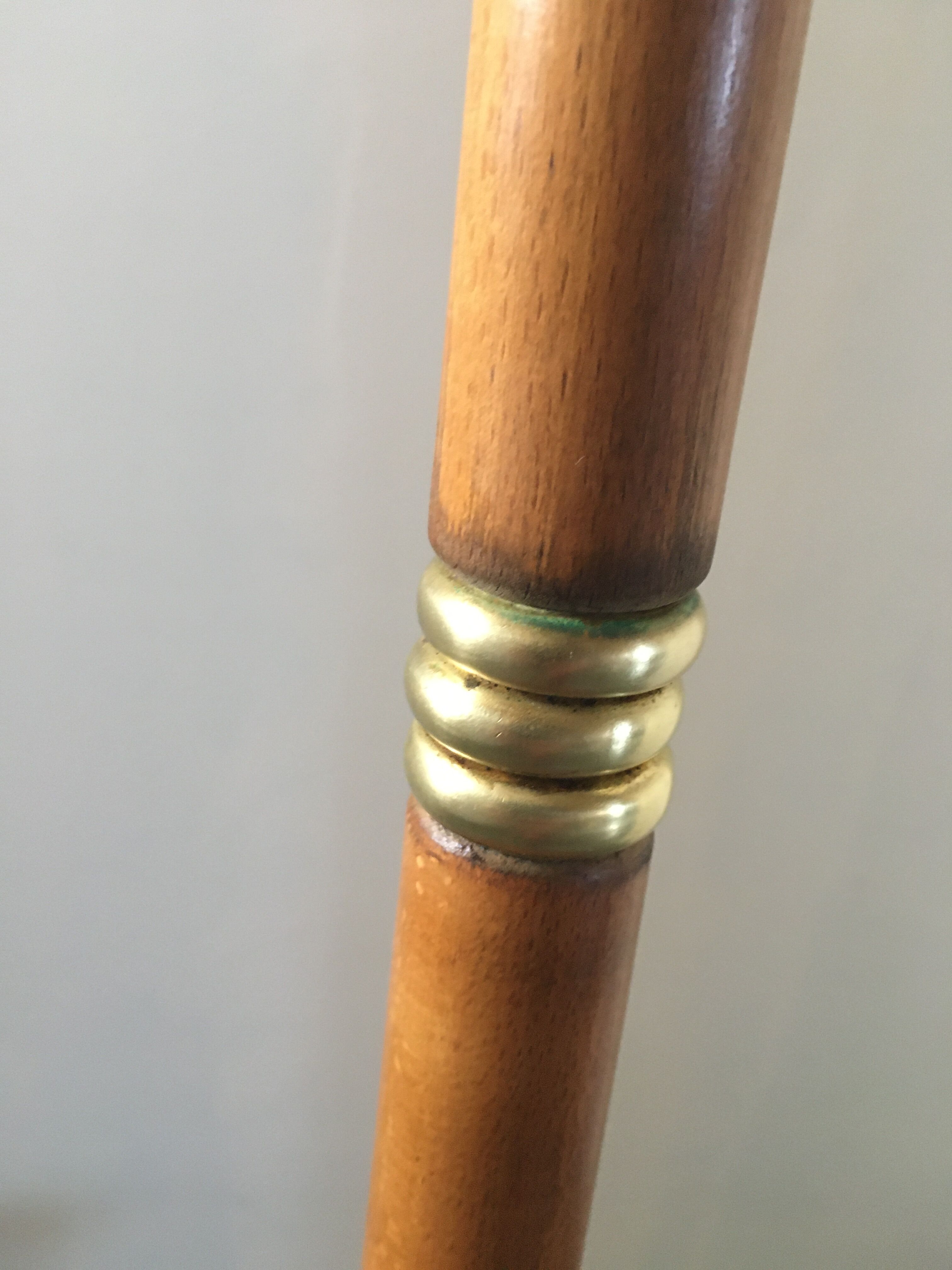 Tripod tablet lamppost