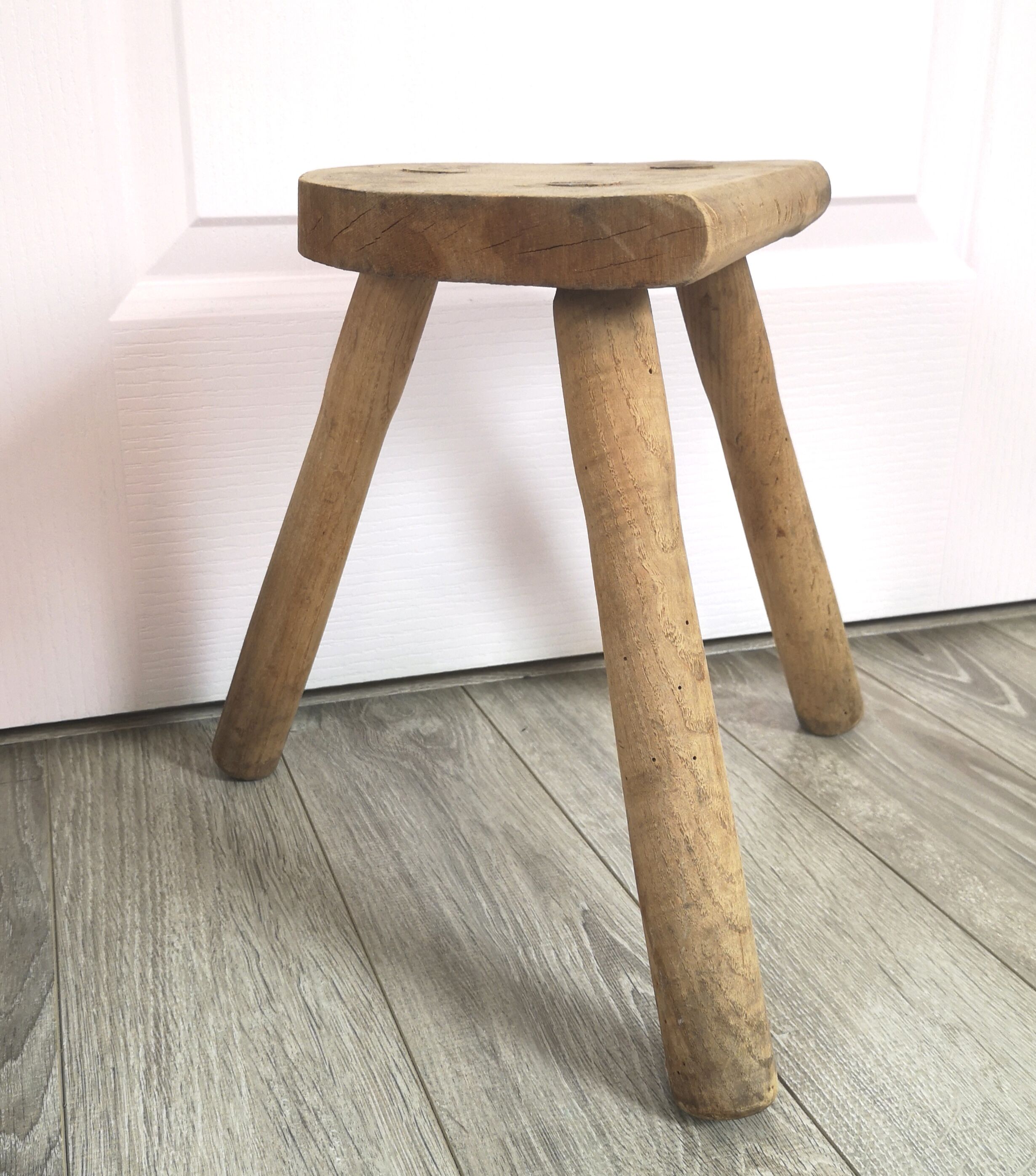 Tripod tabouret