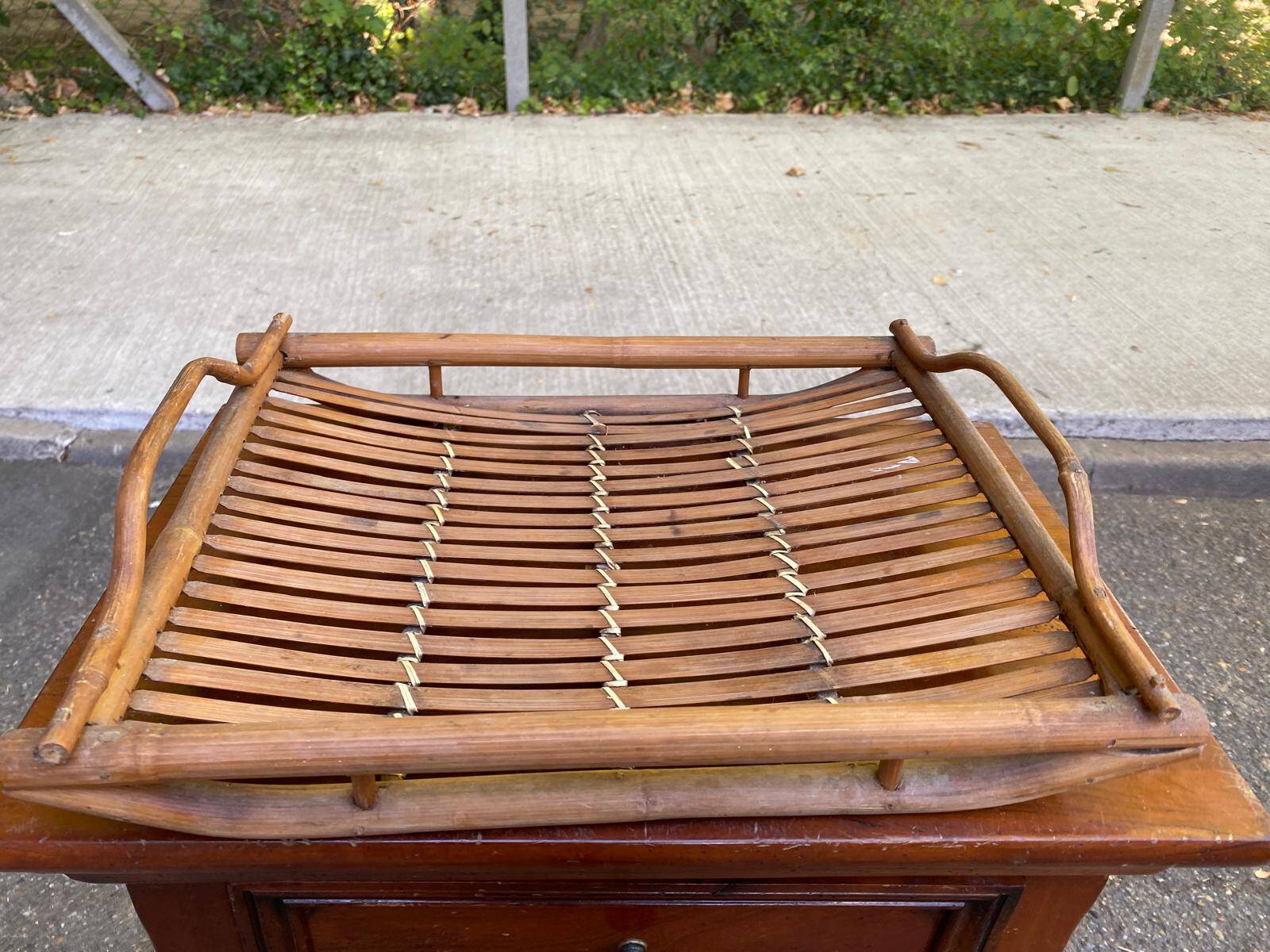 Vintage serving tray in bamboo and woven rattan boho / tropical 1970s