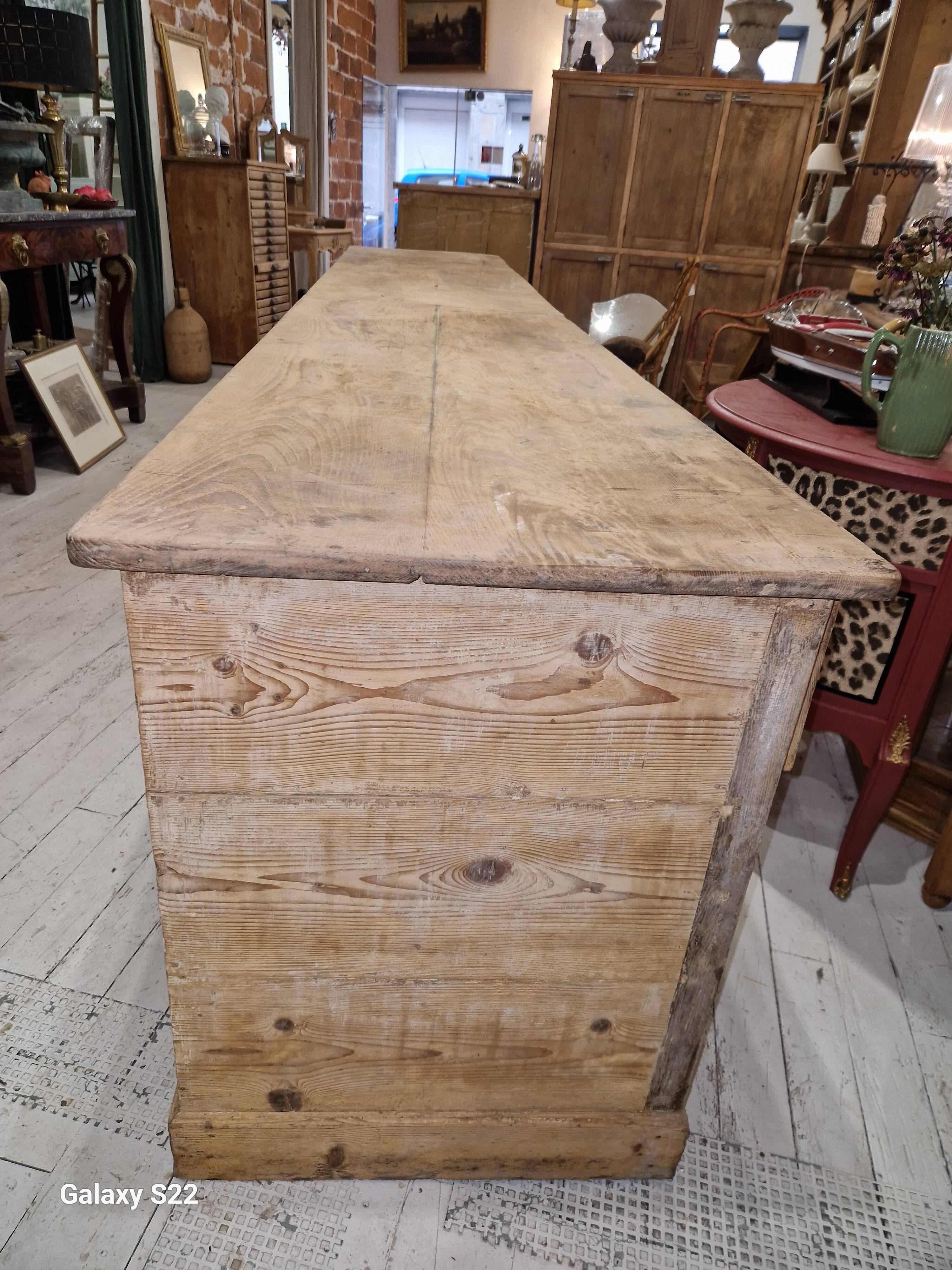 banque en pin 24 tiroirs