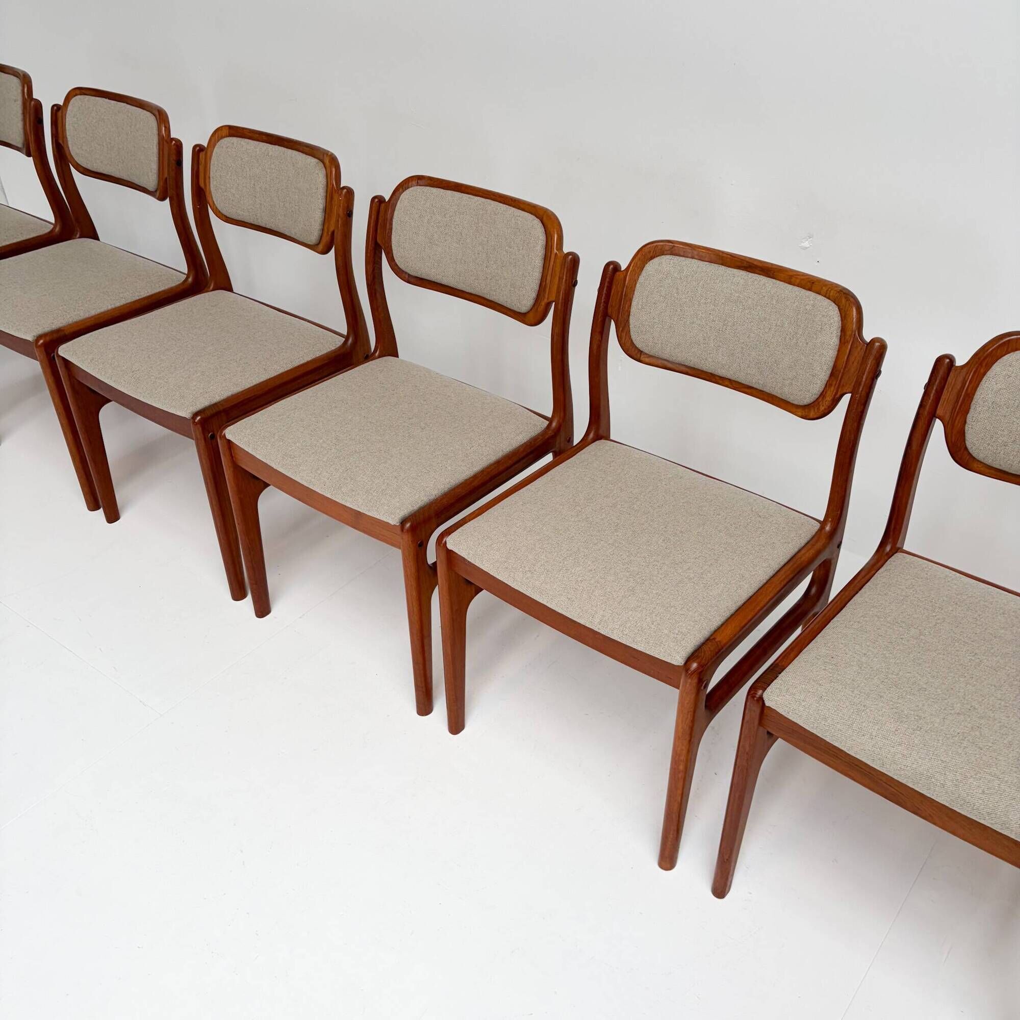 Set of 6 Danish design chairs by Johannes Andersen for Uldum, 1960s