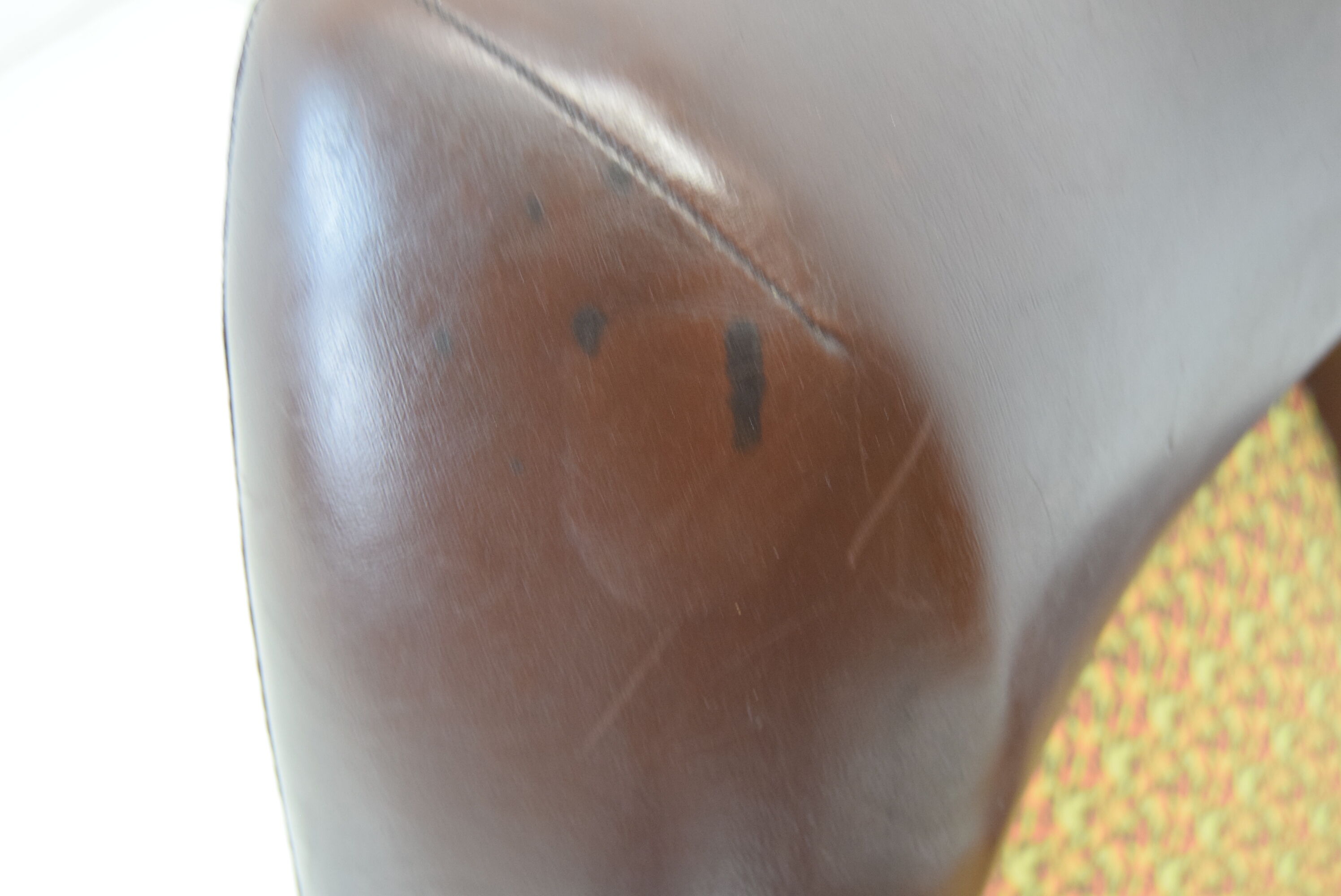 Fauteuil rotatif du milieu du siècle, similicuir, années 1980.