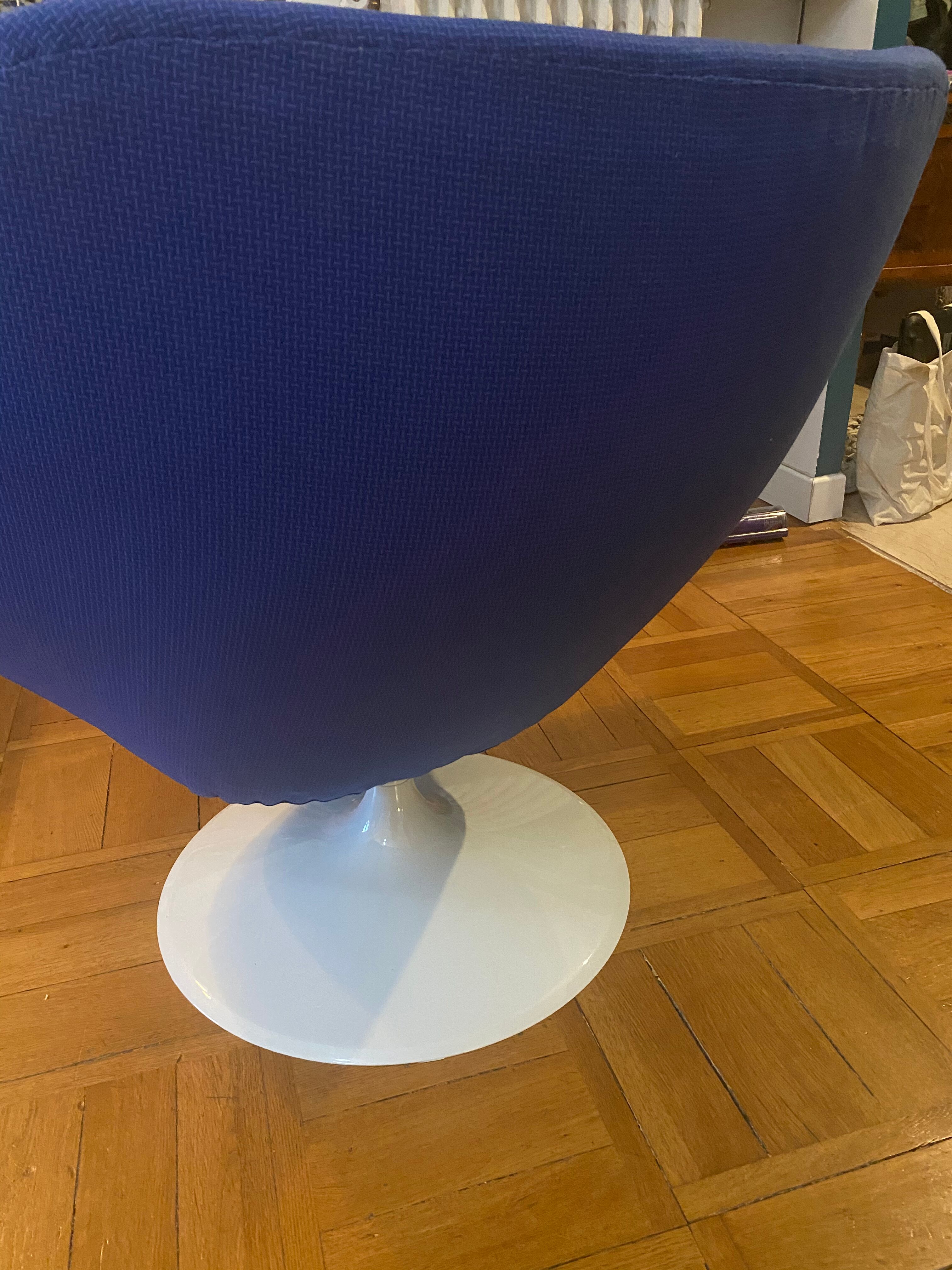 Pierre Paulin's oyster F557 chair for Artifort