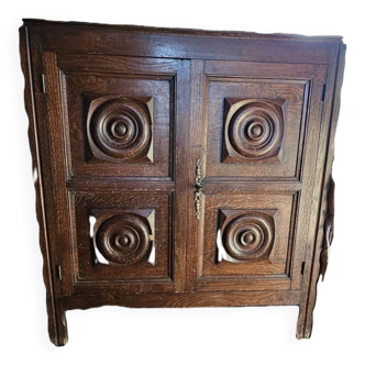 Small 2-door buffet