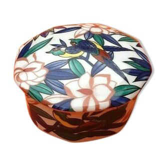 Porcelain box polychrome Floral decoration and birds, parrots
