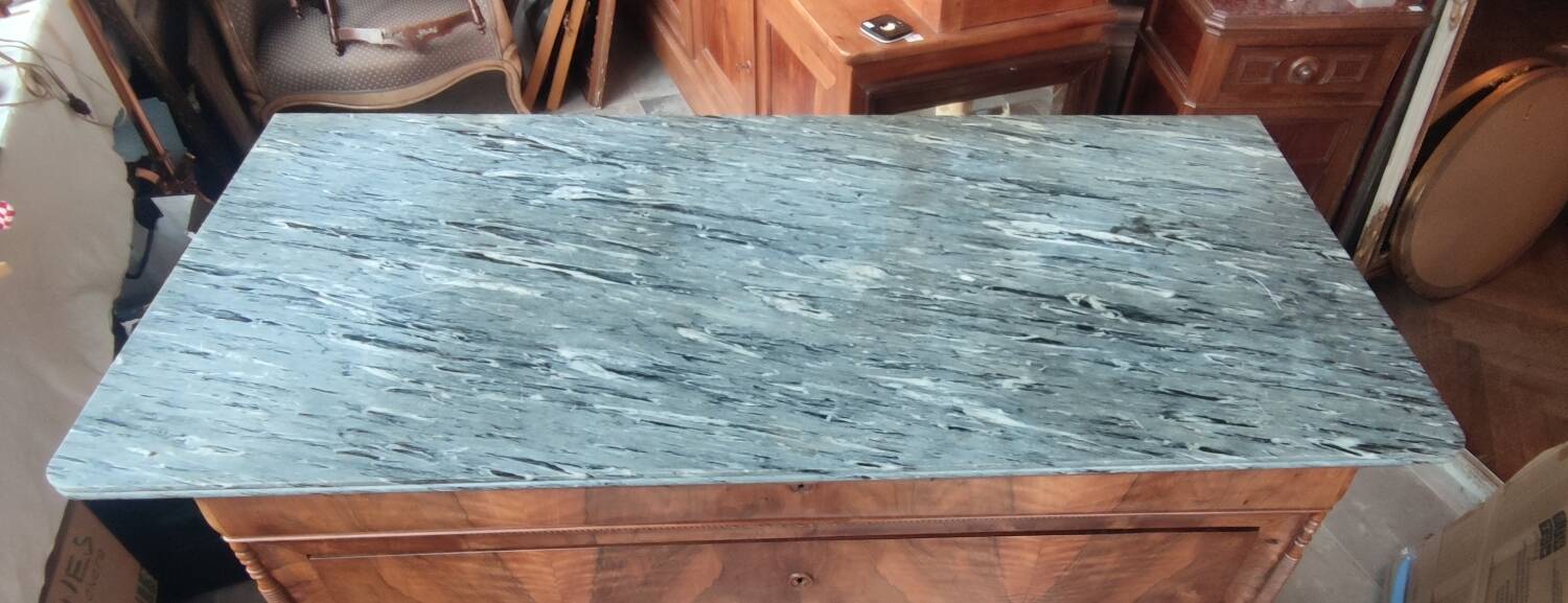 Old 4 drawer chest of drawers with marble top