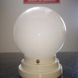 Plafonnier applique ancien globe opaline blanc socle procelaine Art déco Ø 15 cm