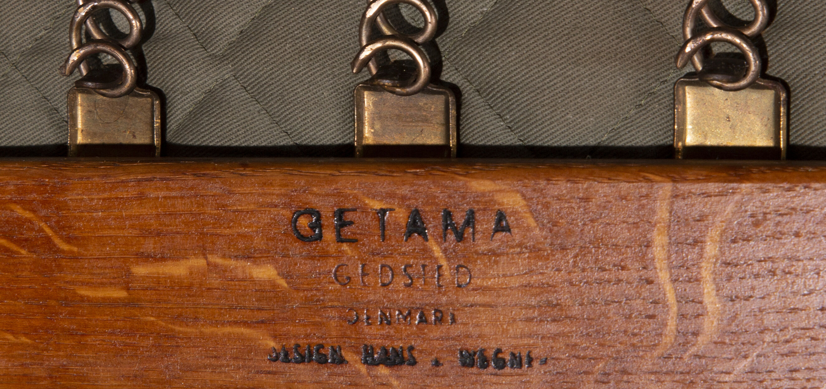 Hans J. Wegner GE290 3-seater sofa