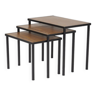 Metal and wood nesting table