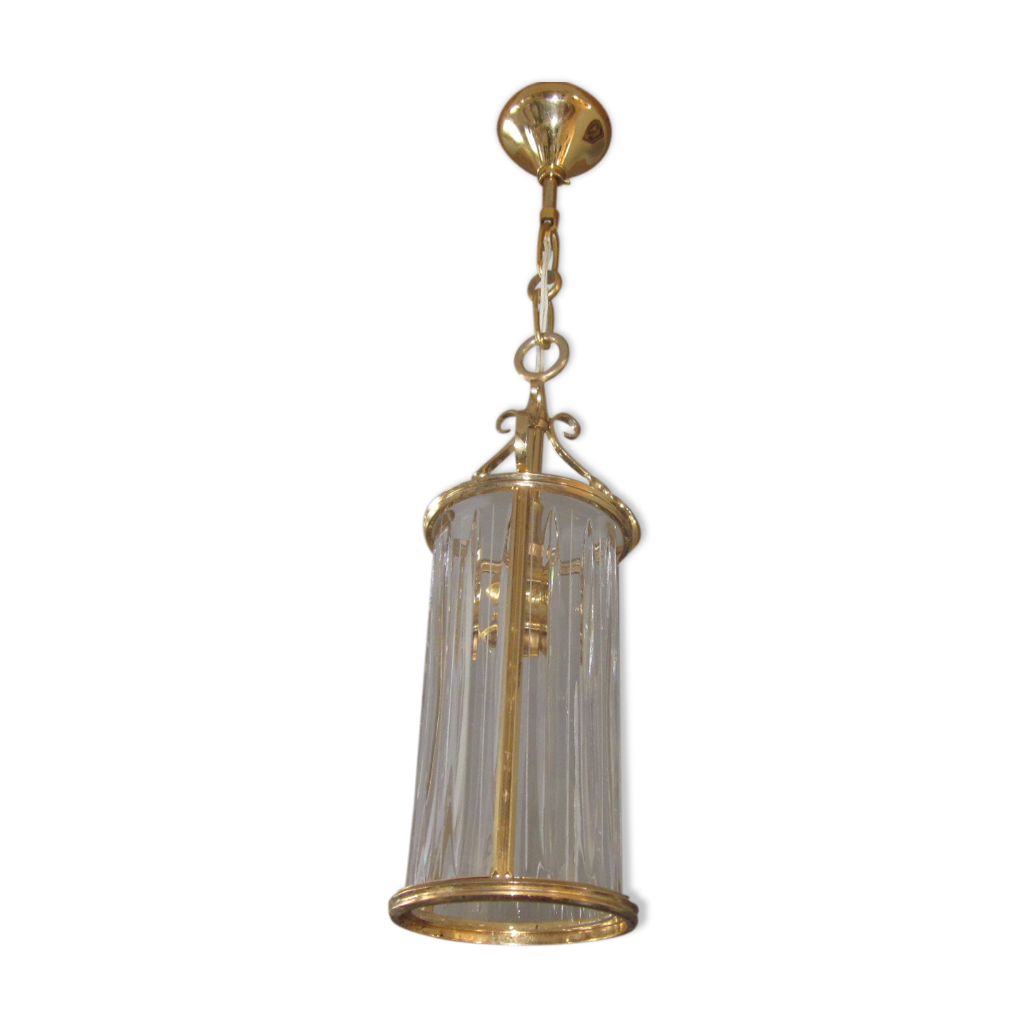 tailled crystal and brass hanging