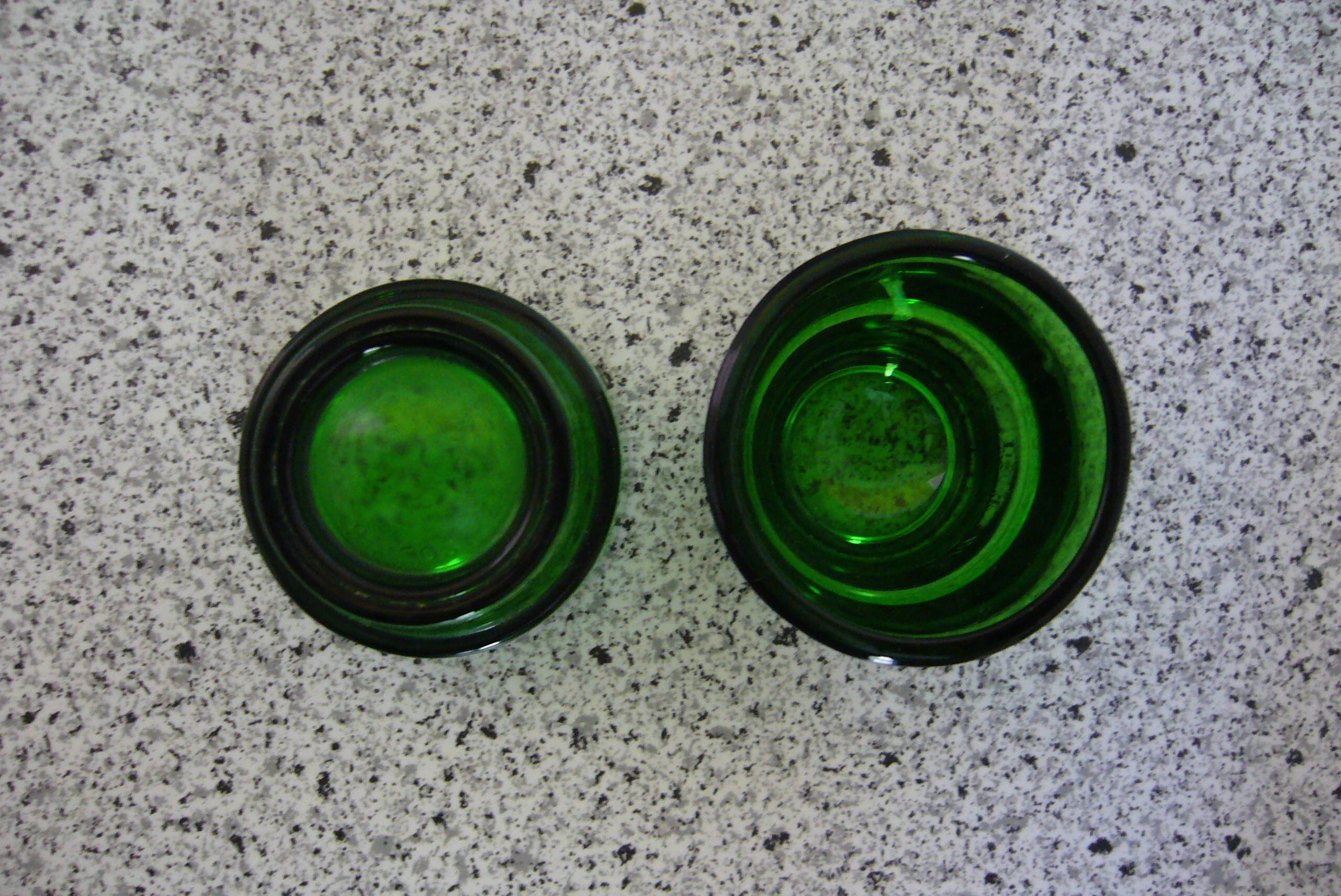 Lot of 2 green cockroaches design scandinage 80s