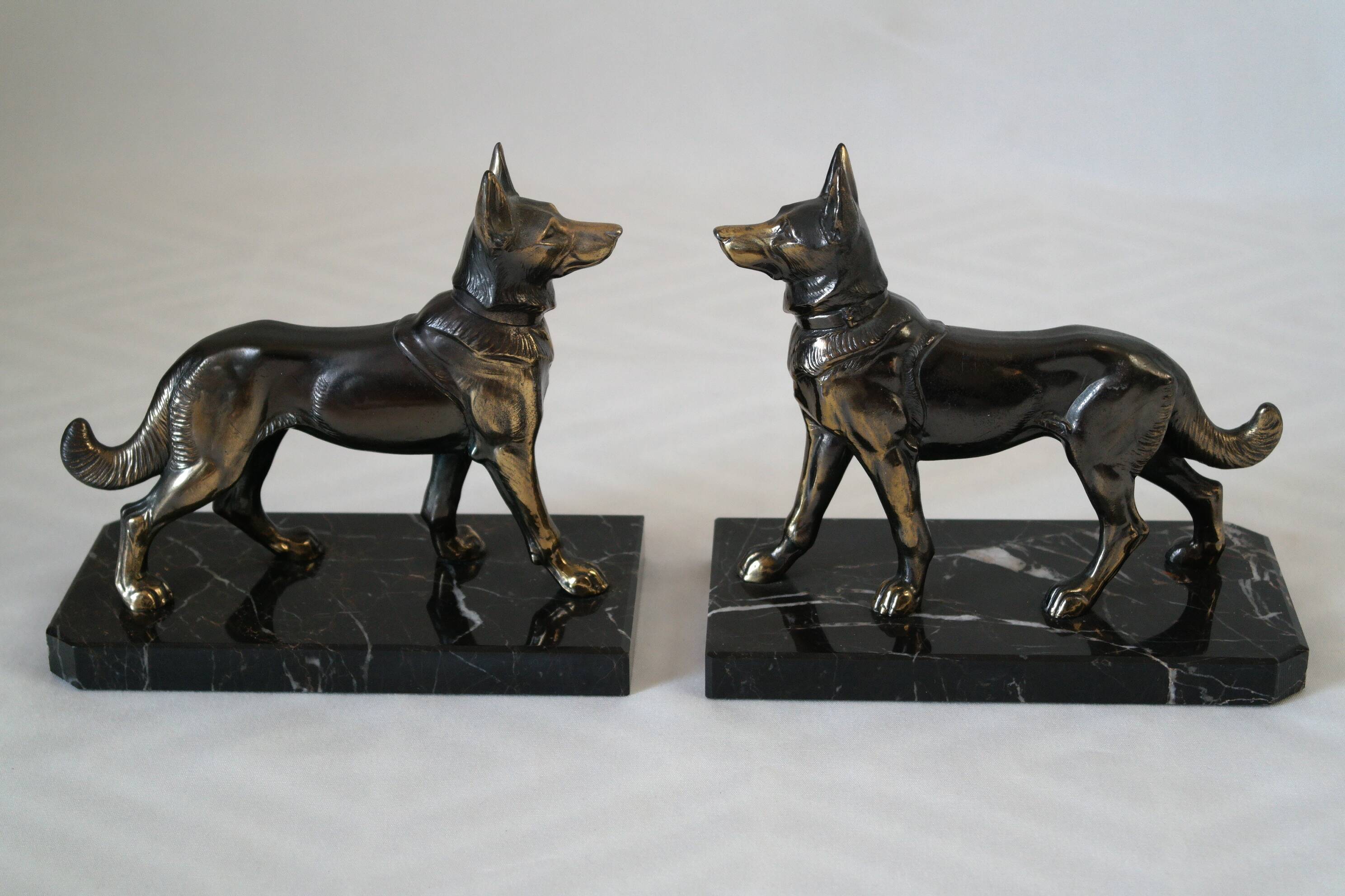 Dog bookends in black marble