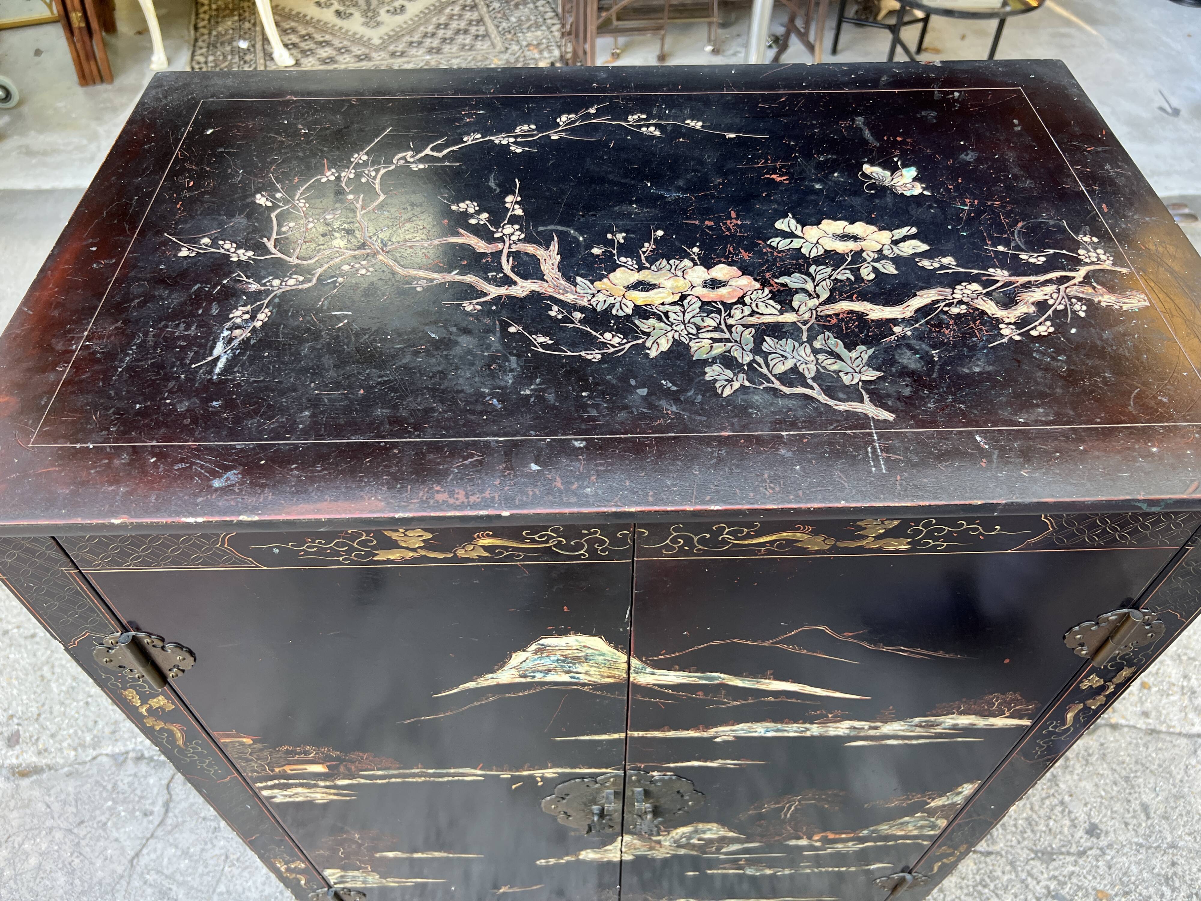 Asian turntable/vinyl cabinet in lacquered wood