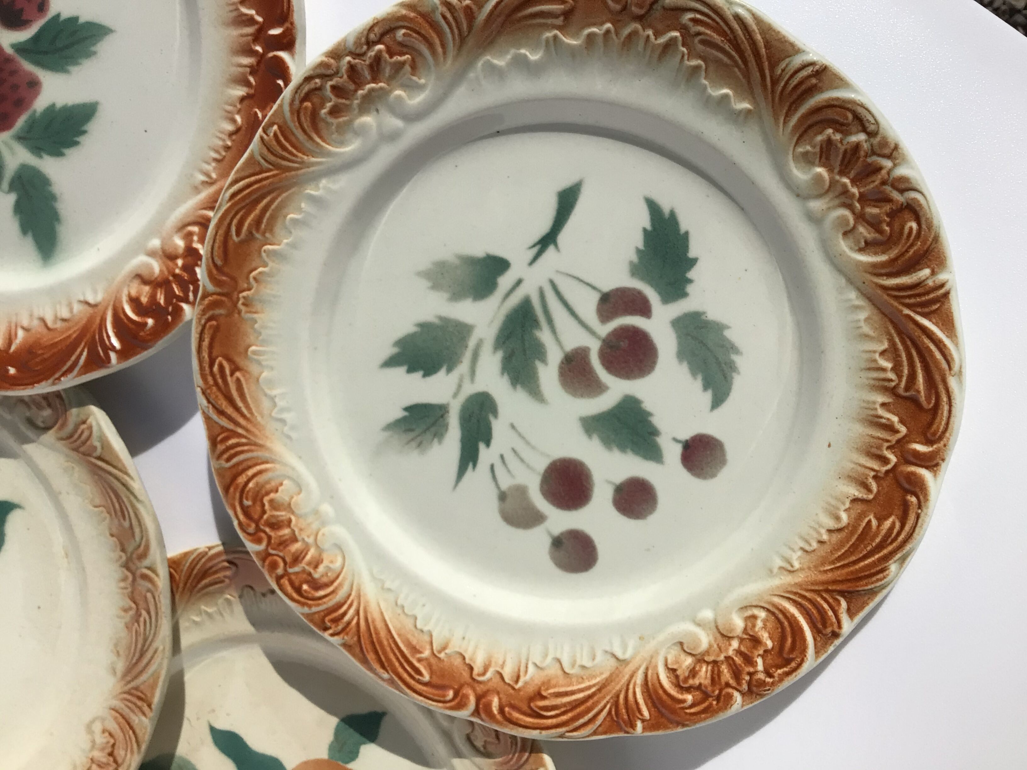 4 Digoin red-edge fruit dessert plates