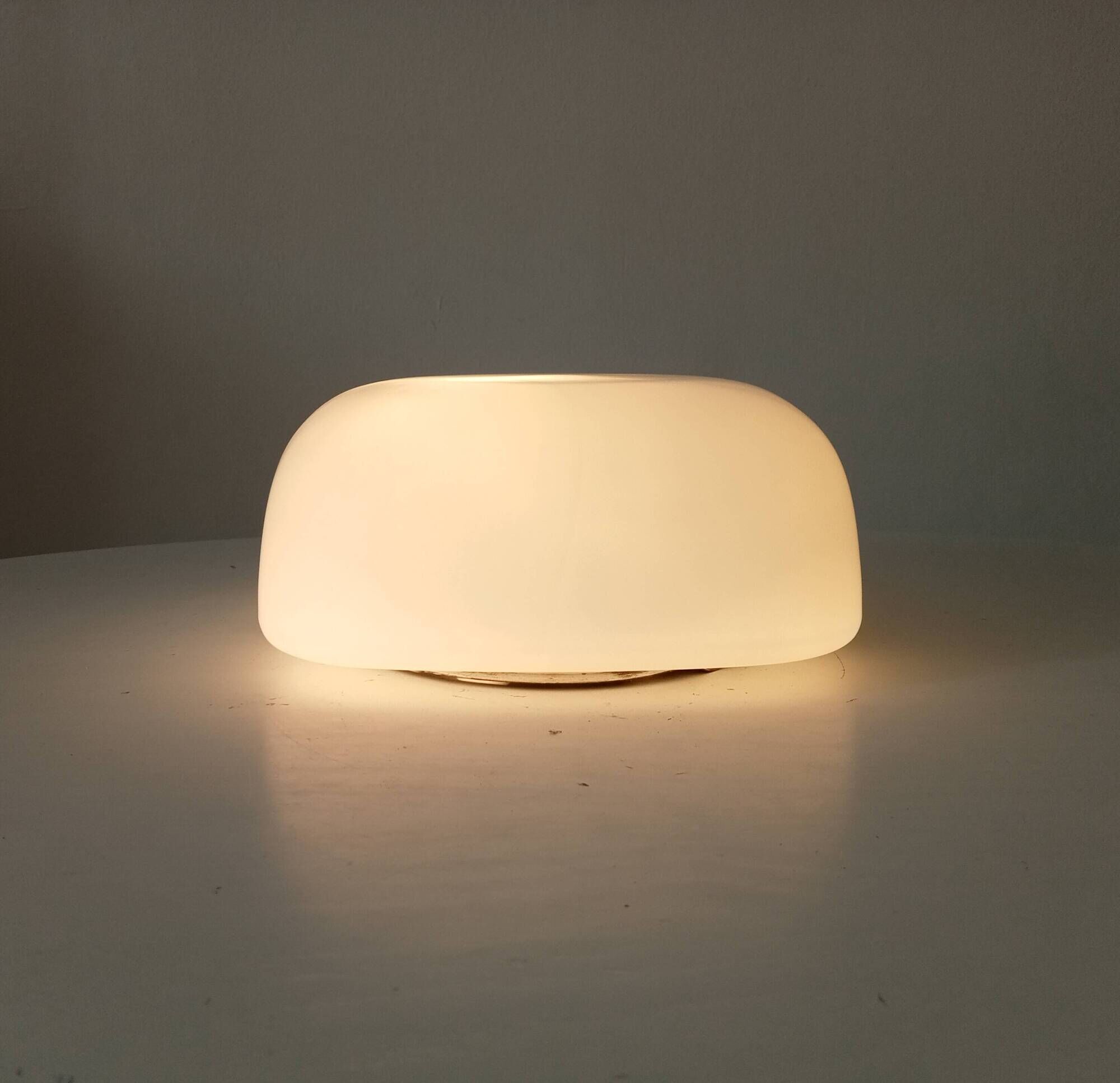 Vintage Italian ceiling light in opaline from the 1960s.