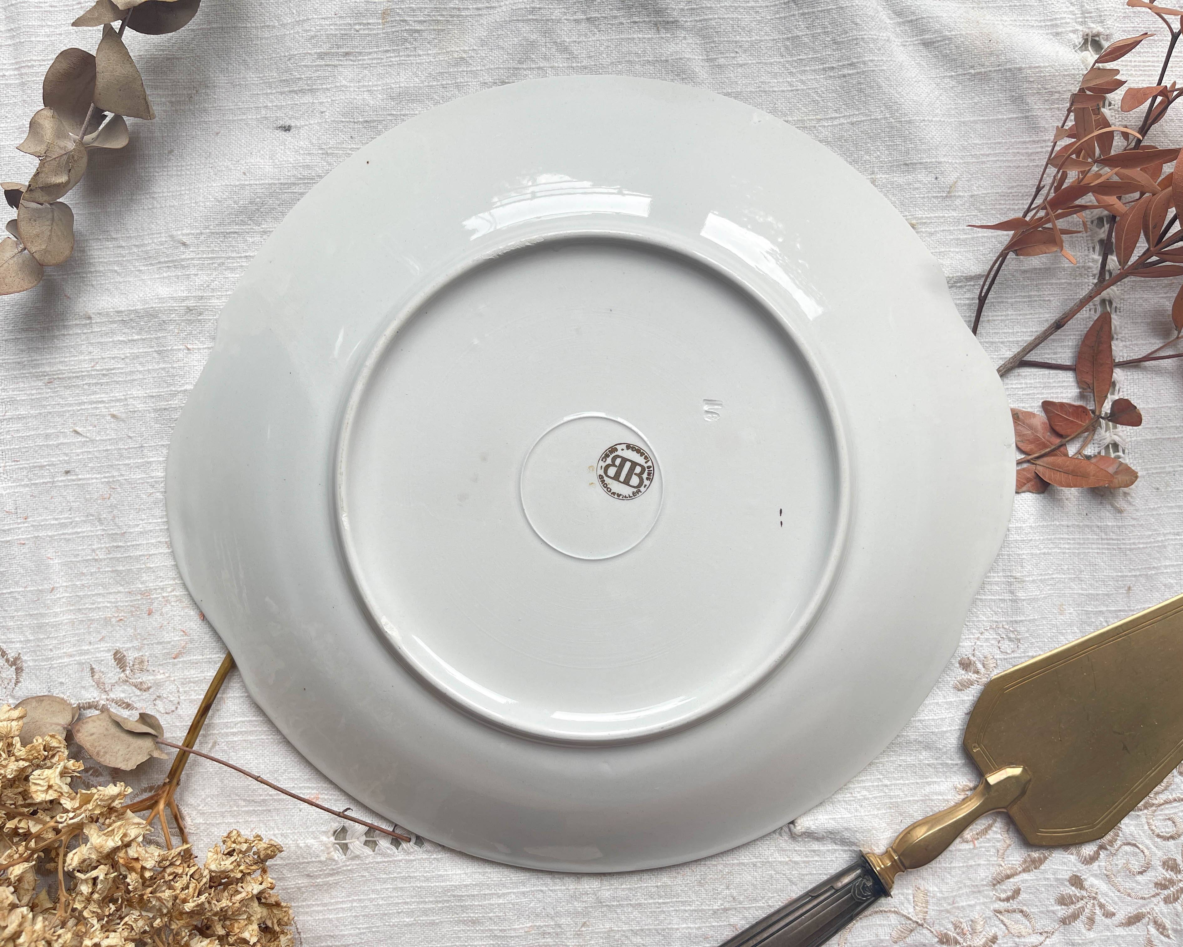 BADONVILLIER white and green porcelain ear cake dish with gold trim