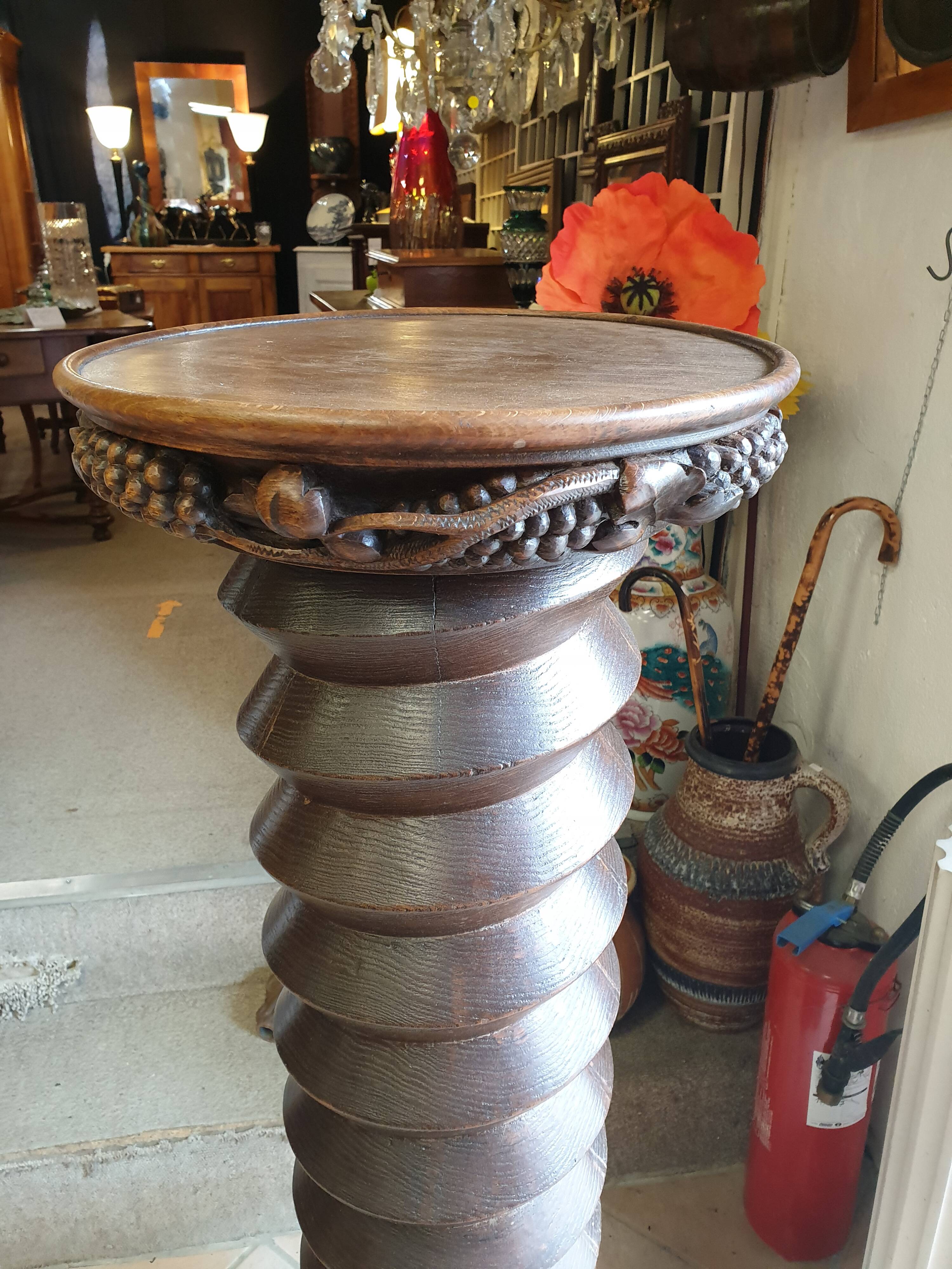 Vis de pressoir sculptée en chêne