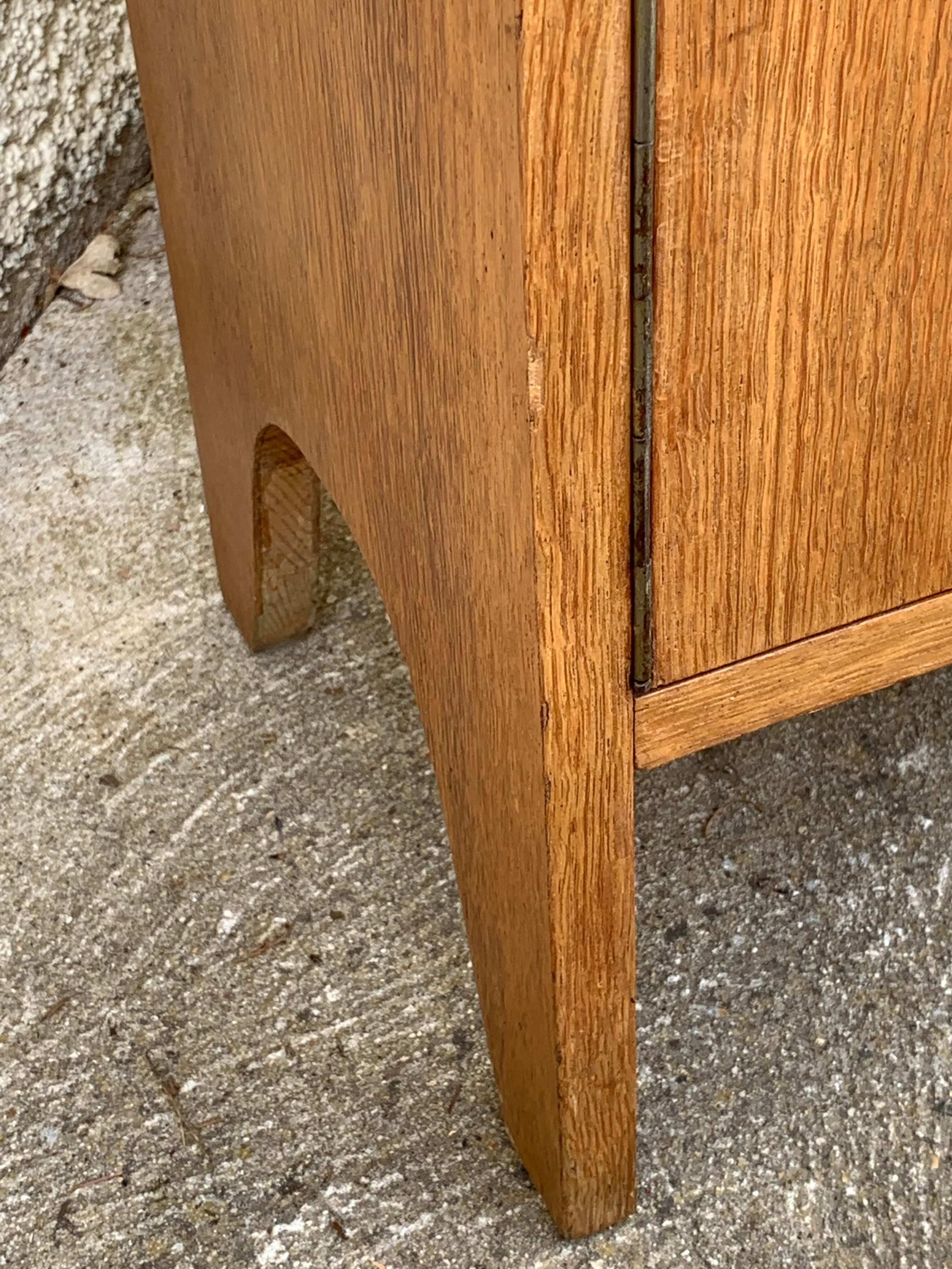 Vintage bookcase feet aileron 1950