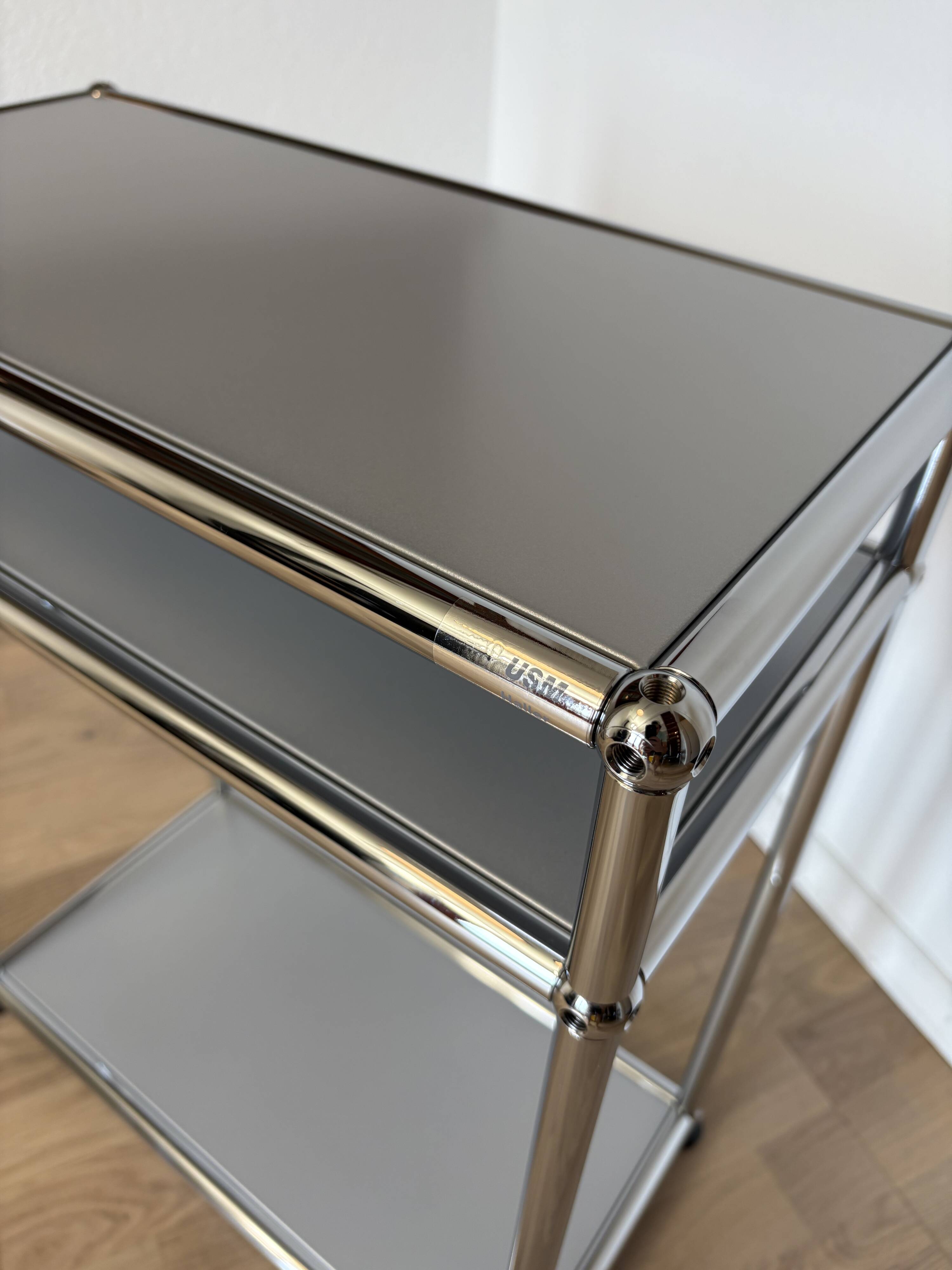 Table d’appoint USM Haller en Argent Mat