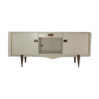 Renovated vintage enfilade