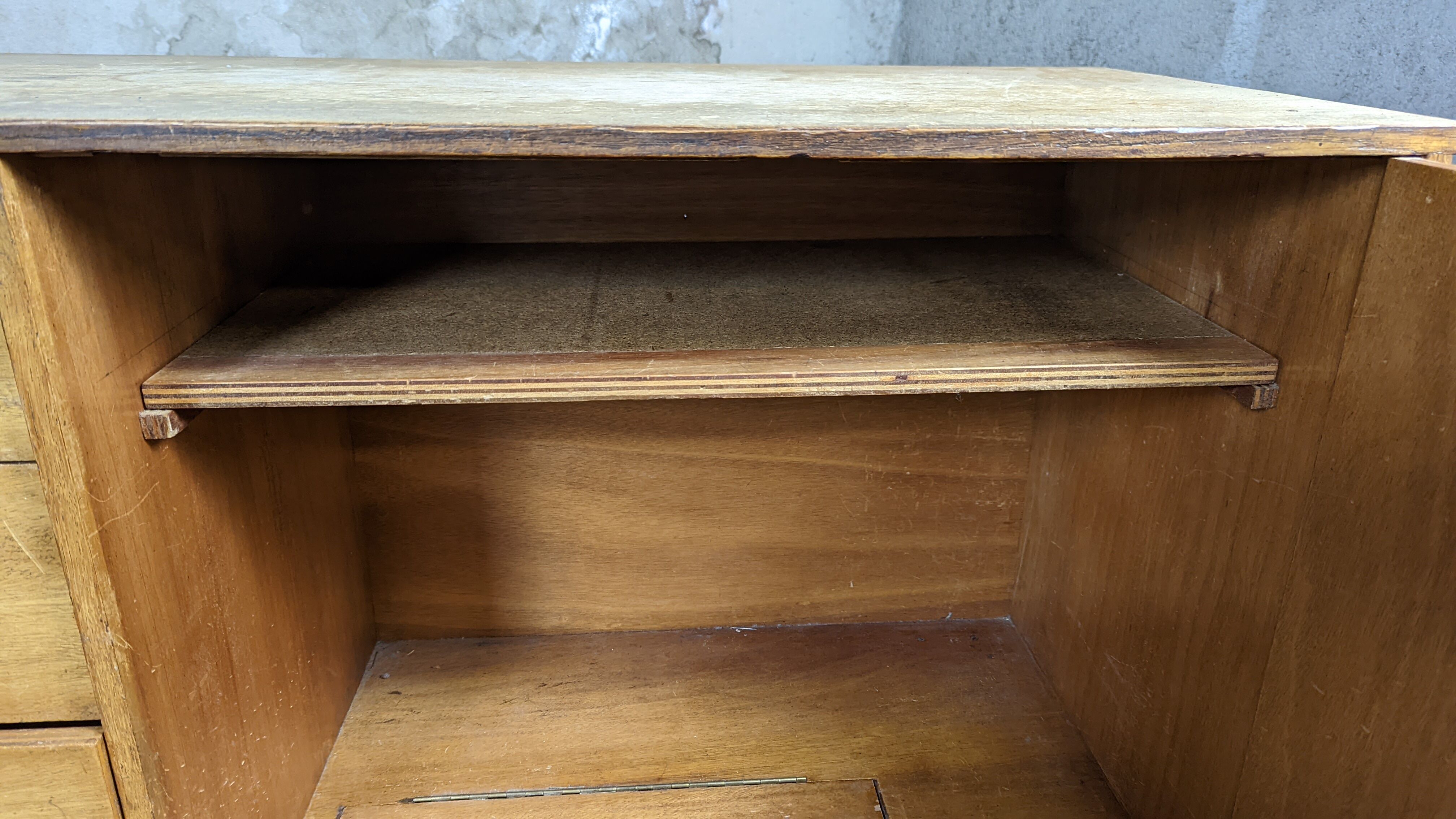 Commode pied compas scandinave