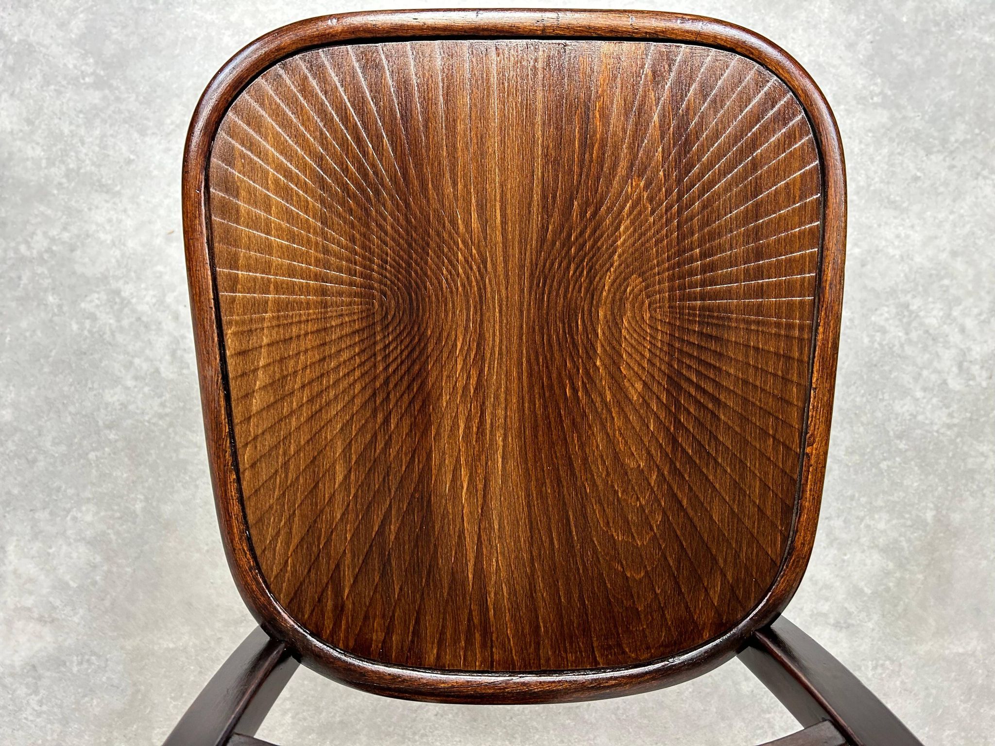 Chaise de salle à manger Sécession n°437 par Thonet