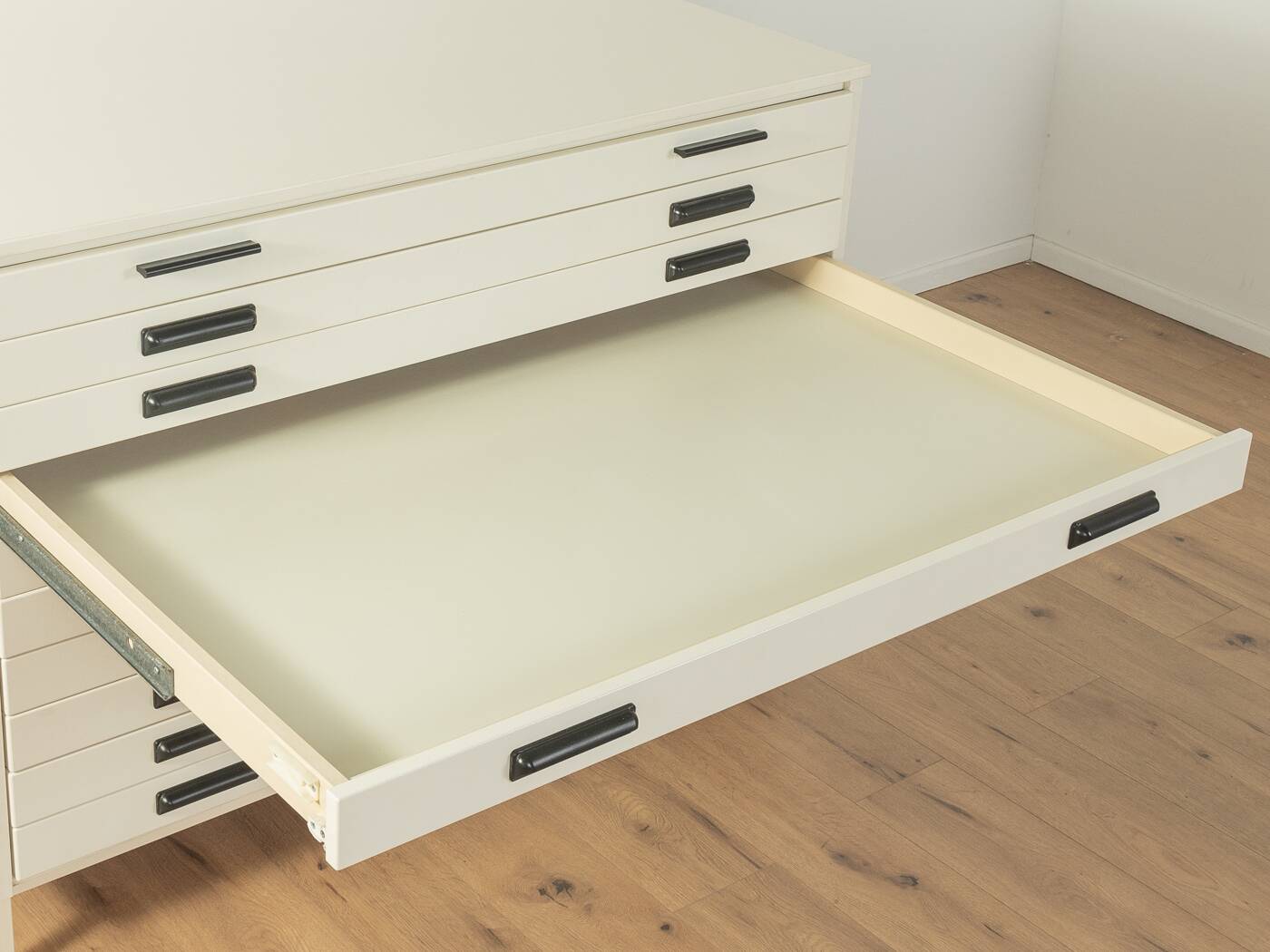 1960s chest of drawers