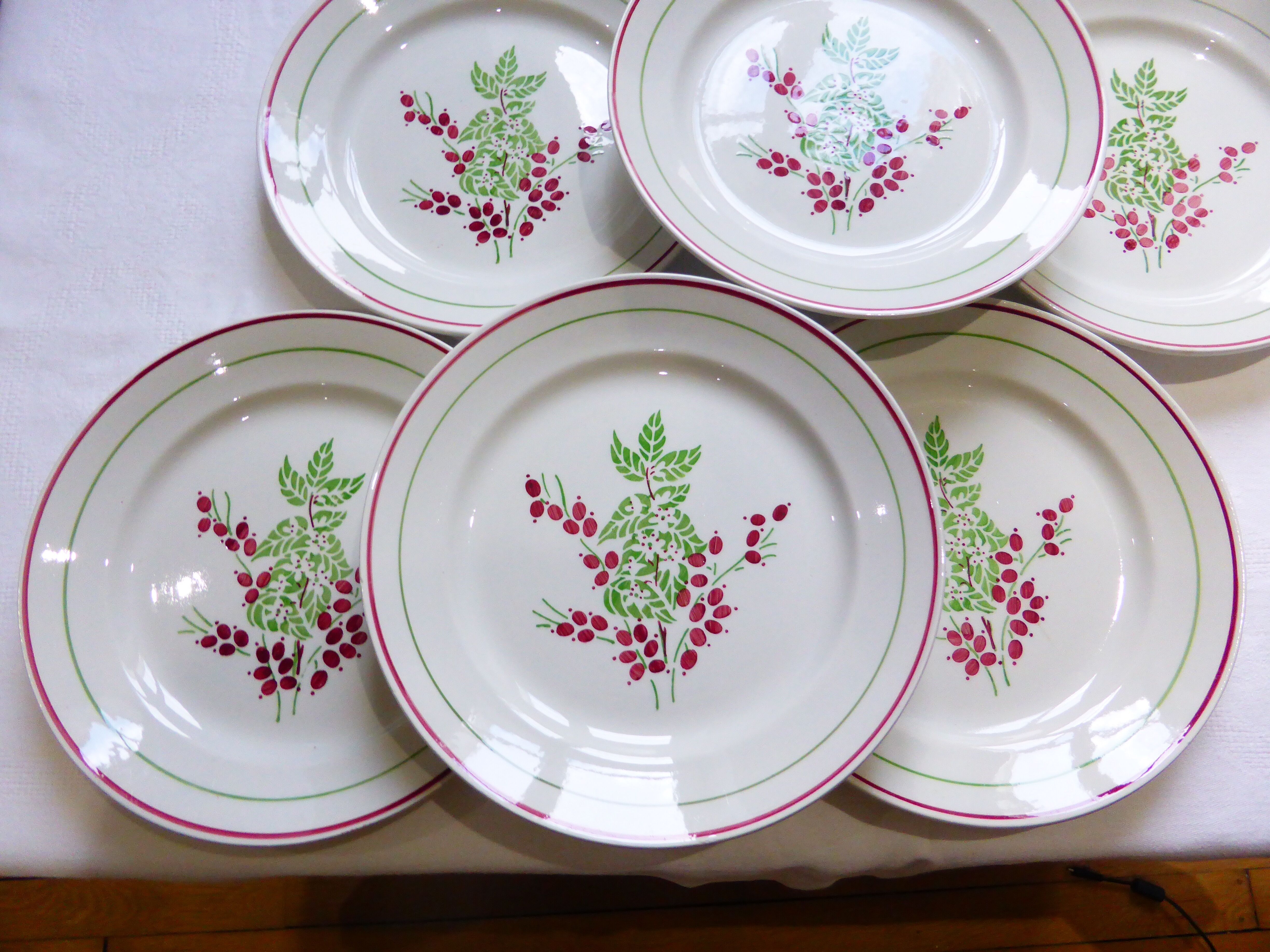 6 vintage flat plates
