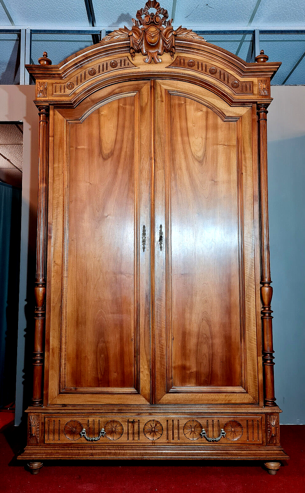 Napoleon III period wardrobe in blond walnut circa 1850-1880