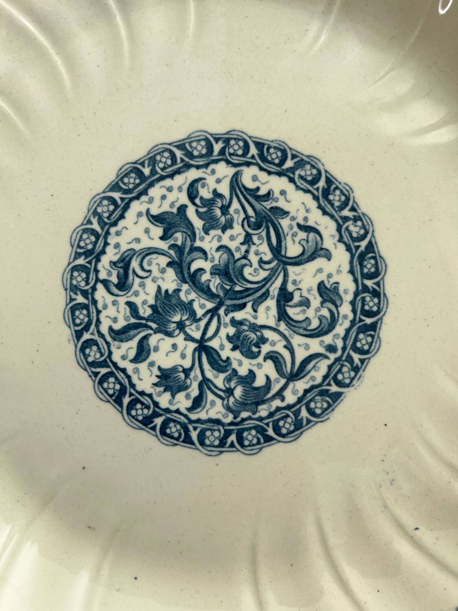 Set of 8 gien 1937 garland soup plates