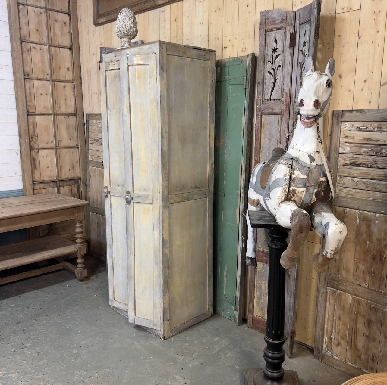 Patinated workshop locker N.41