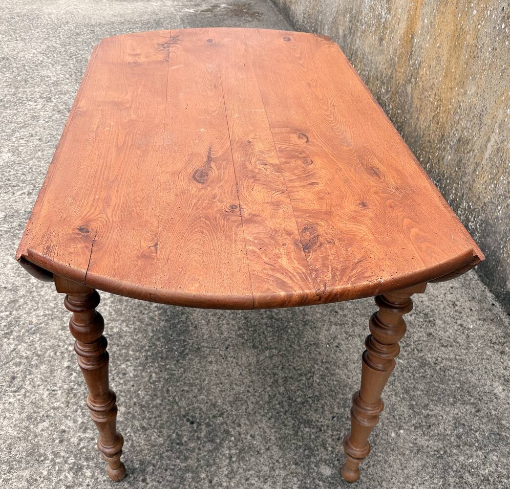 Round solid oak table with extensions, cabinetmaker's sliding mechanism,