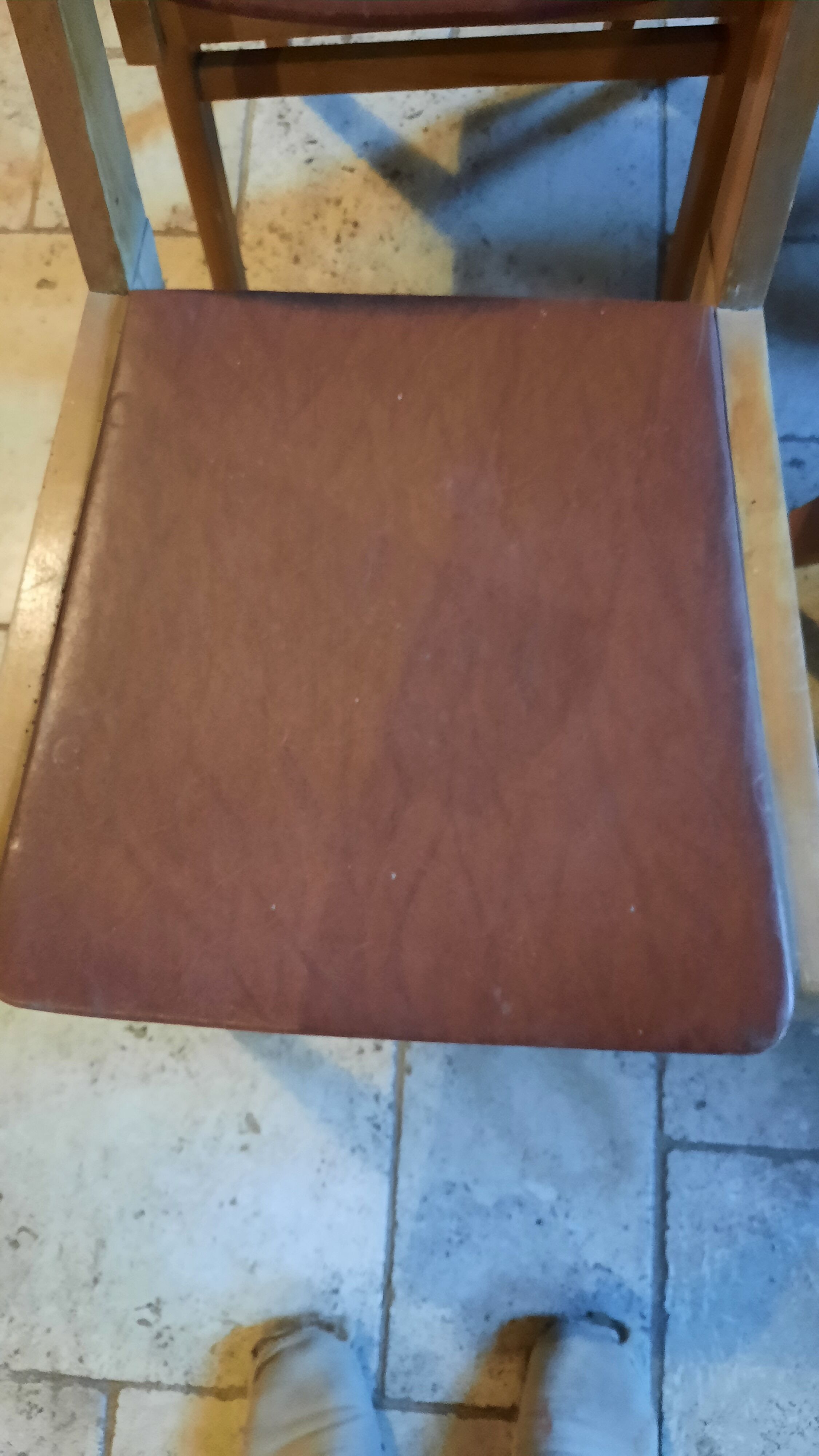 6 Scandinavian style chairs