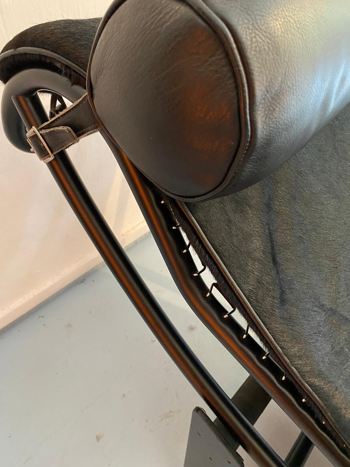 Le Corbusier LC4 model long chair