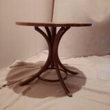 Pedestal table