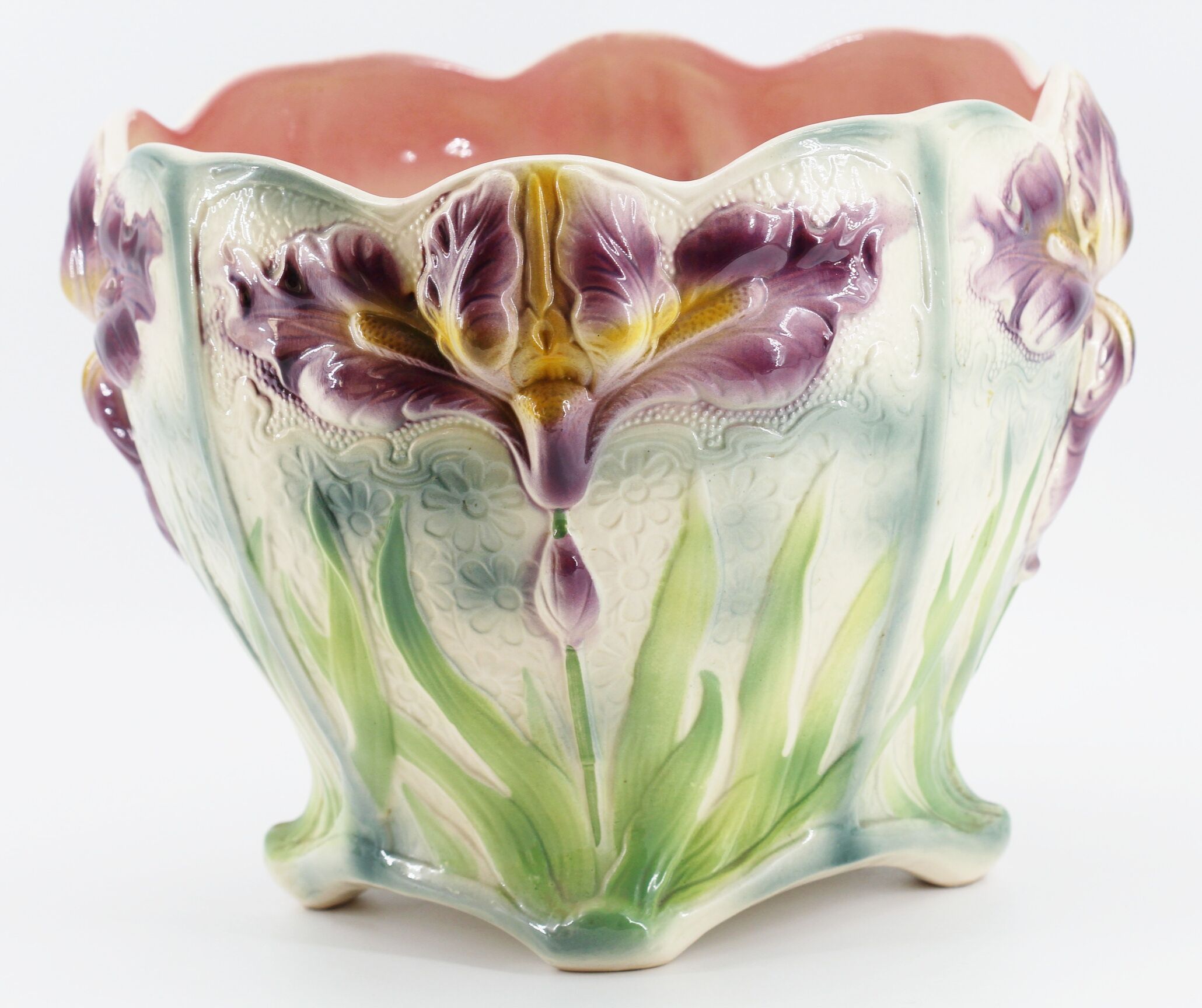 Large cache pot iris dabbling of St. Clement