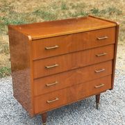 Vintage walnut varnished chest of drawers with 4 drawers from the 1960s.