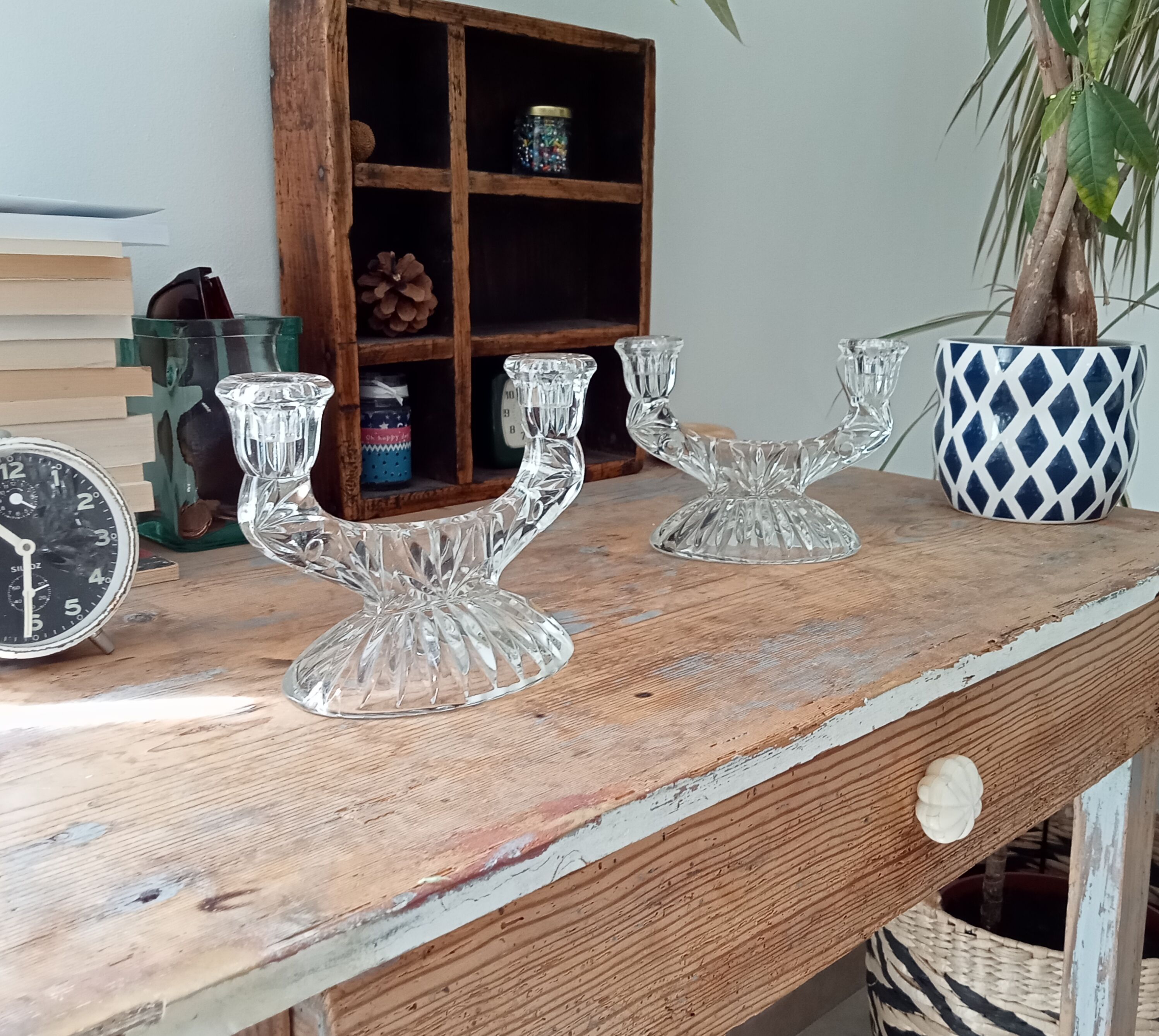 Pair of vintage chandeliers in chiseled glass 60s/70s