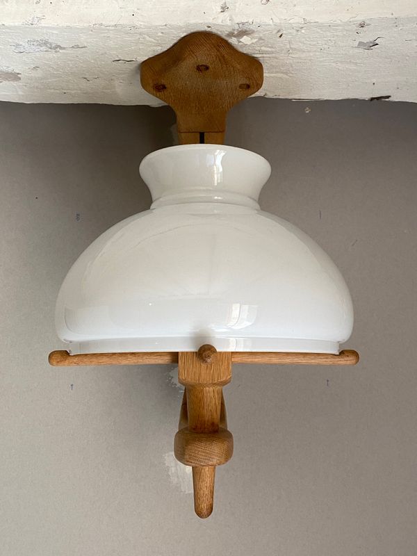 Plafonnier en chêne de Guillerme & Chambron 1950