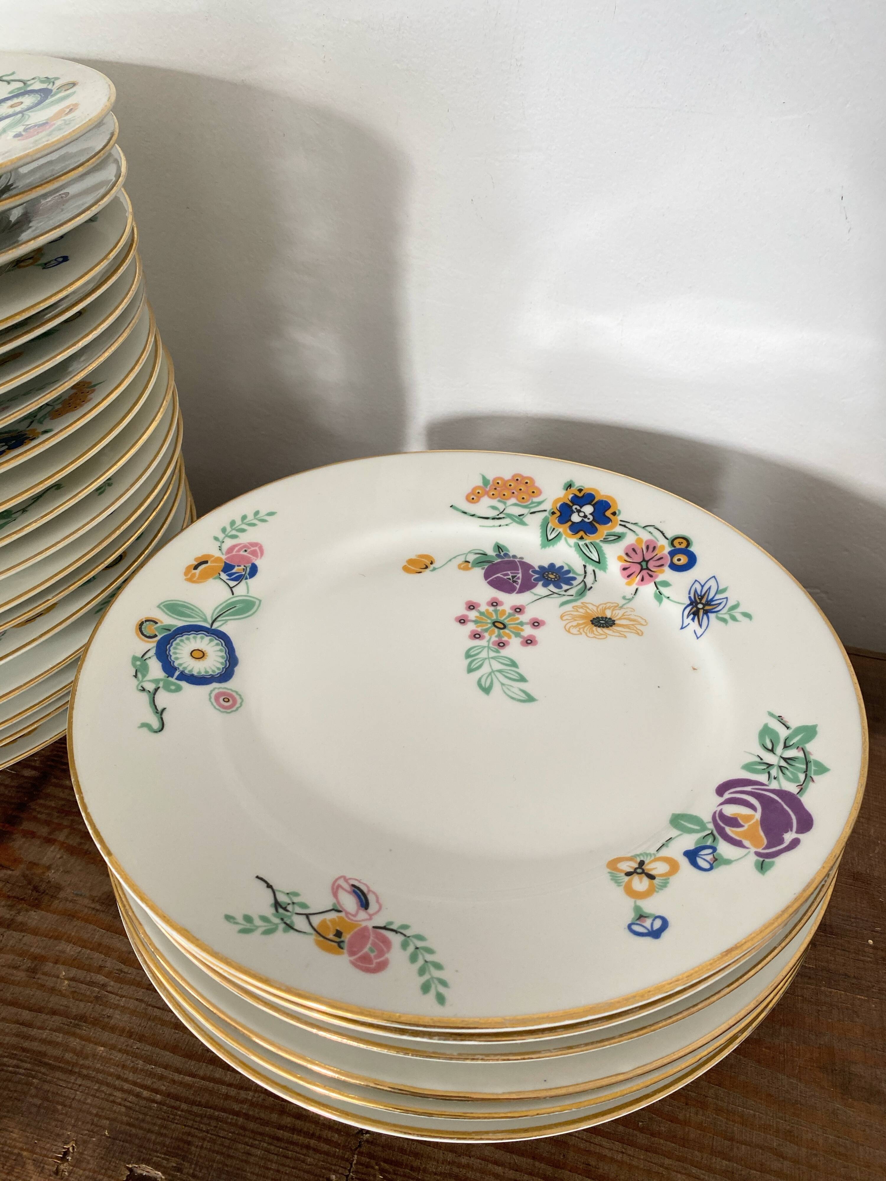 6 vintage plates in white Limoges porcelain signed TLB, flowers